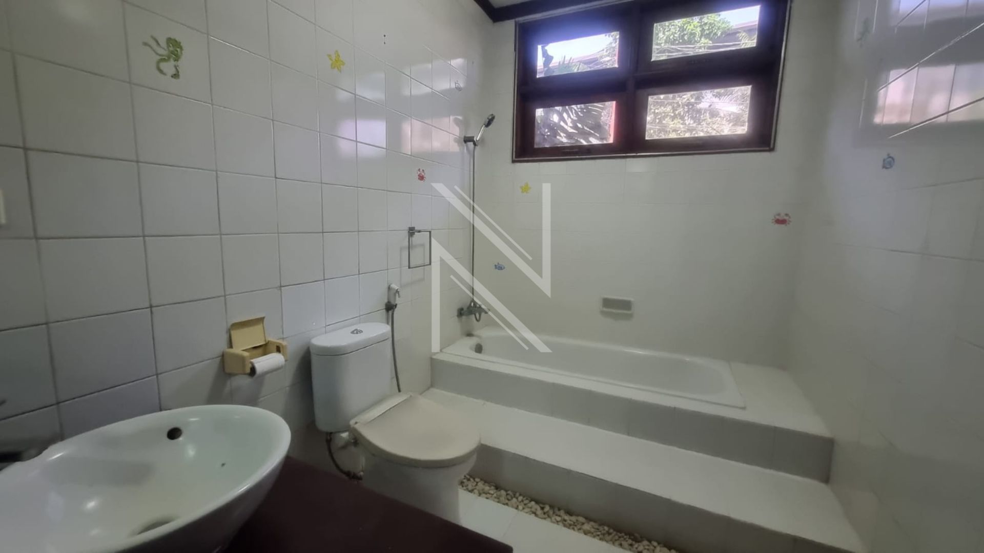 Stylish 4BR for Family Living – Pejaten