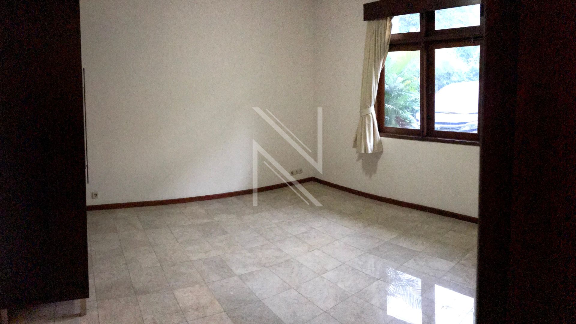 Stylish 4BR for Family Living – Pejaten
