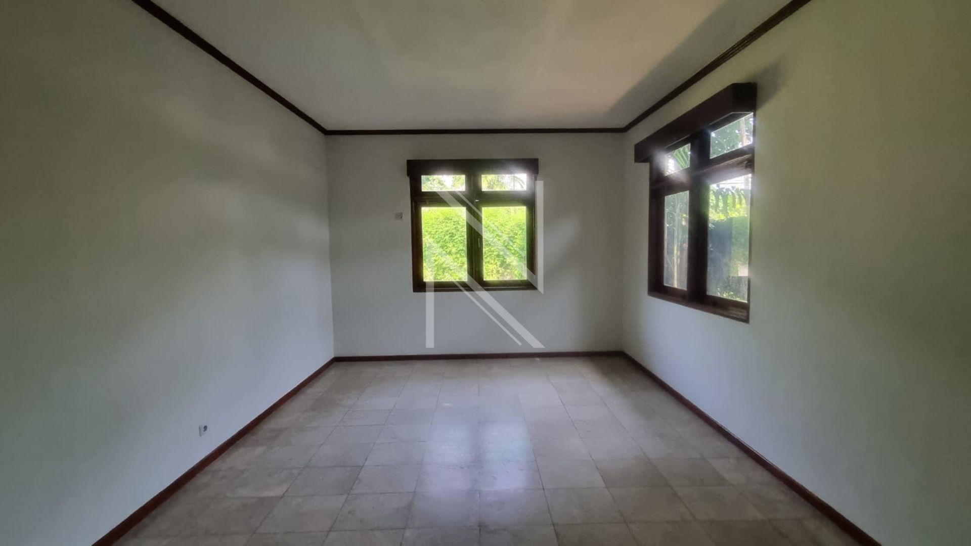 Stylish 4BR for Family Living – Pejaten