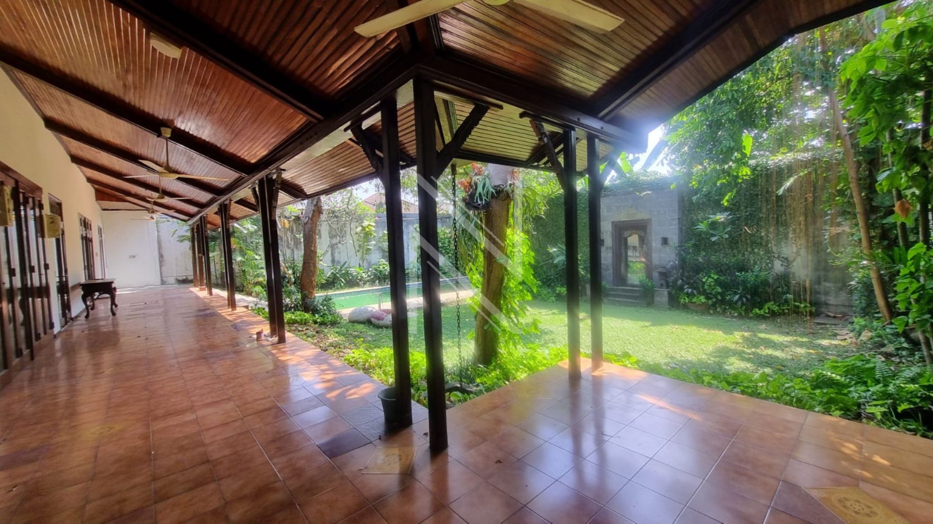 Stylish 4BR for Family Living – Pejaten