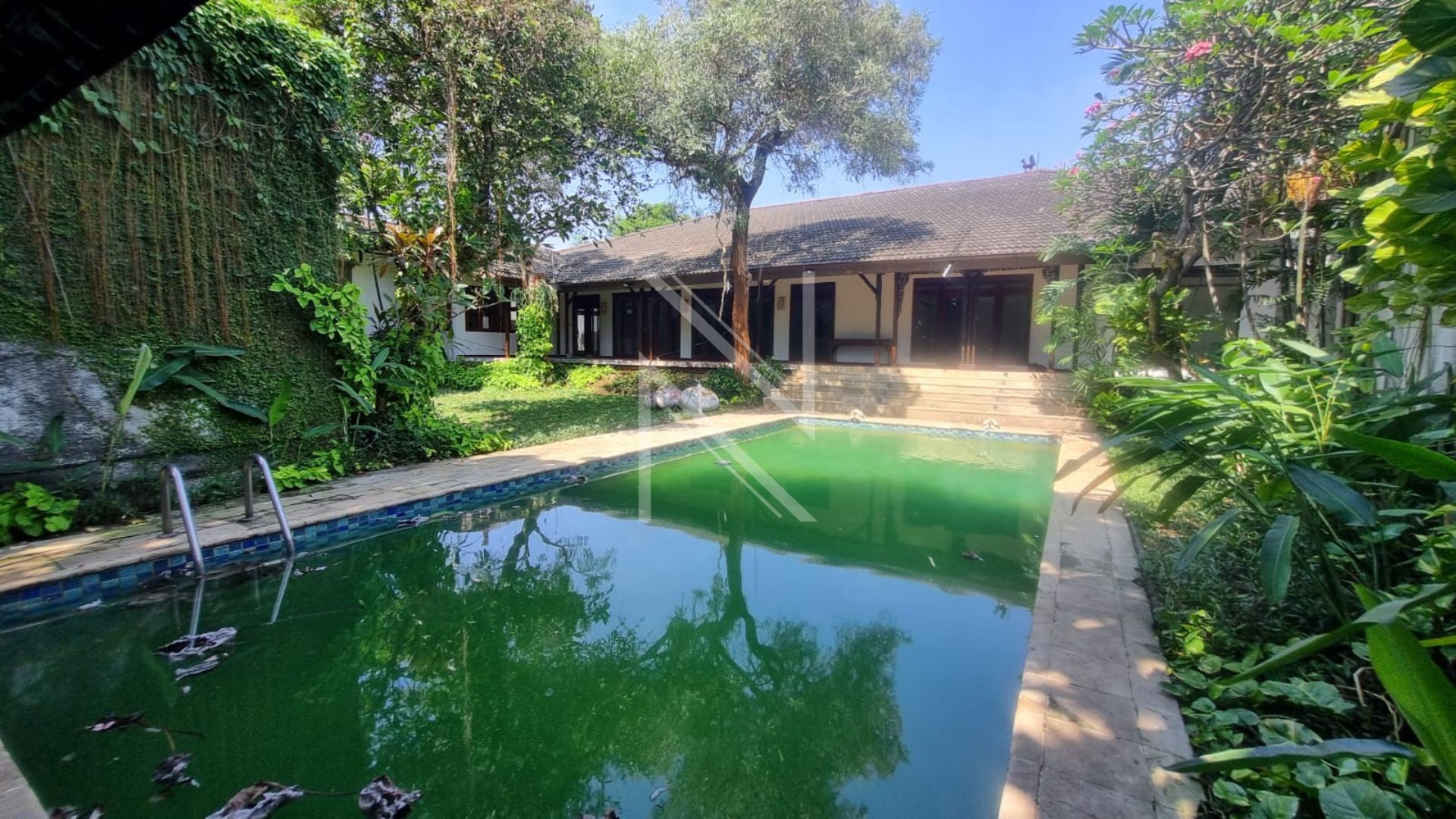 Stylish 4BR for Family Living – Pejaten