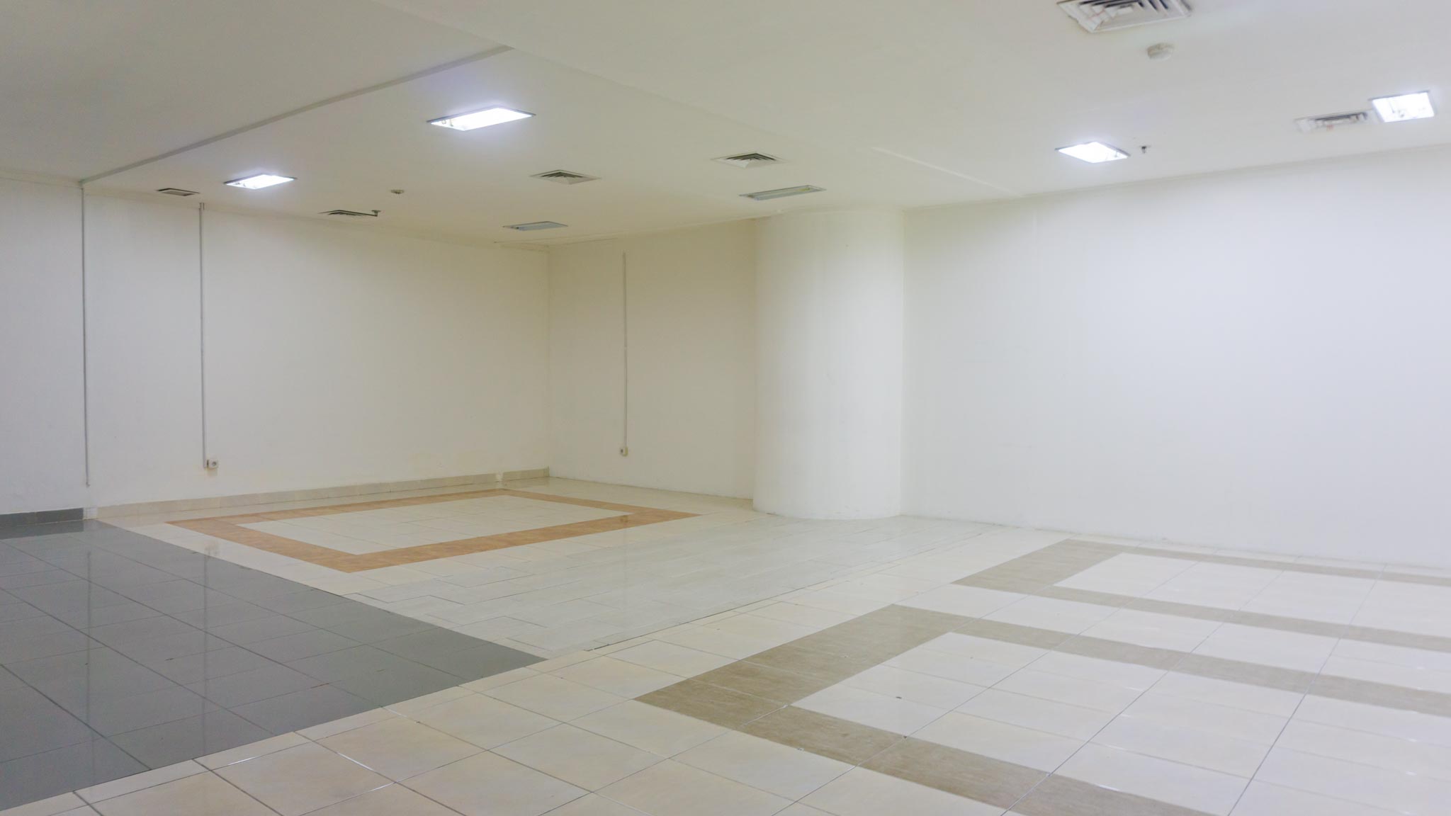 Compact and Modern Workspace – Sahid Sudirman Residence