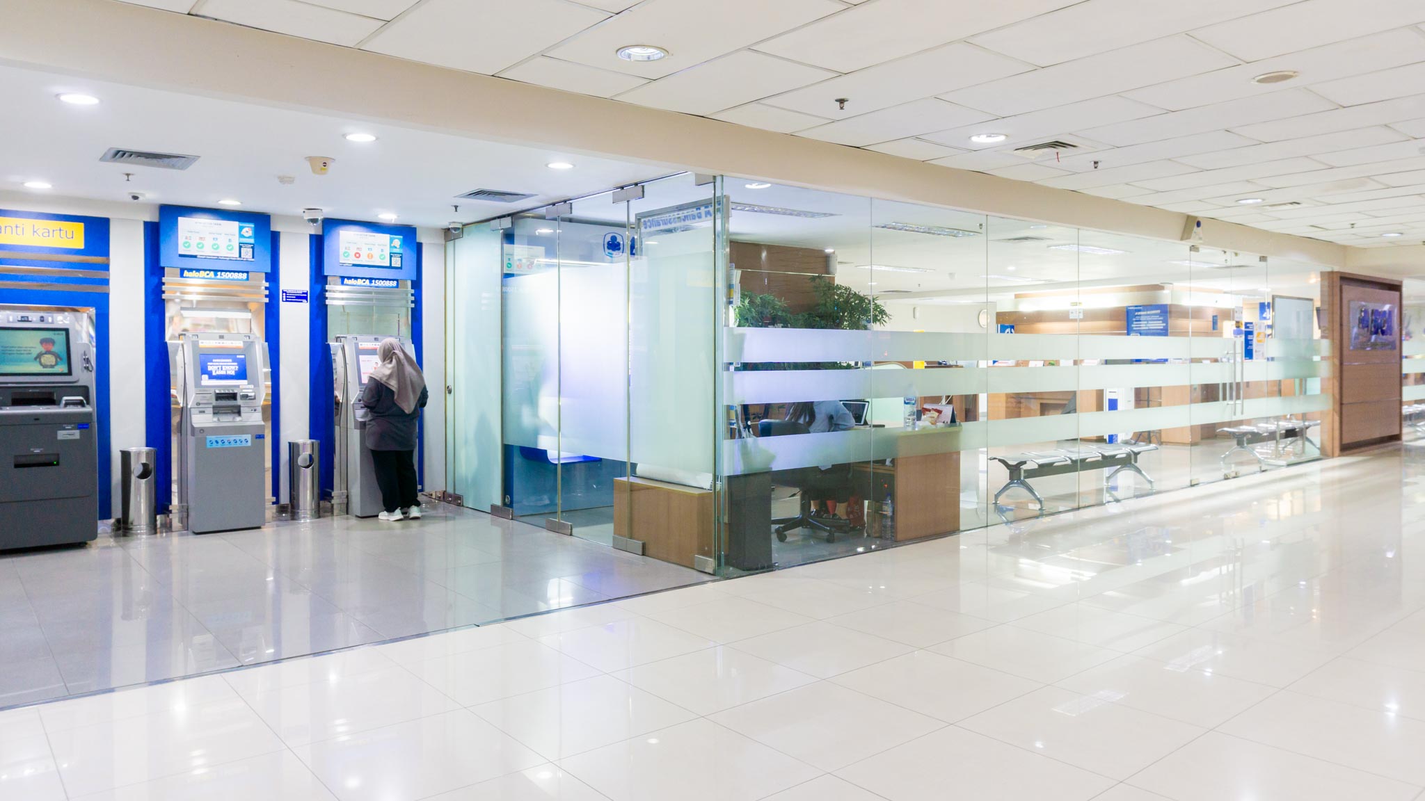 Compact and Modern Workspace – Sahid Sudirman Residence