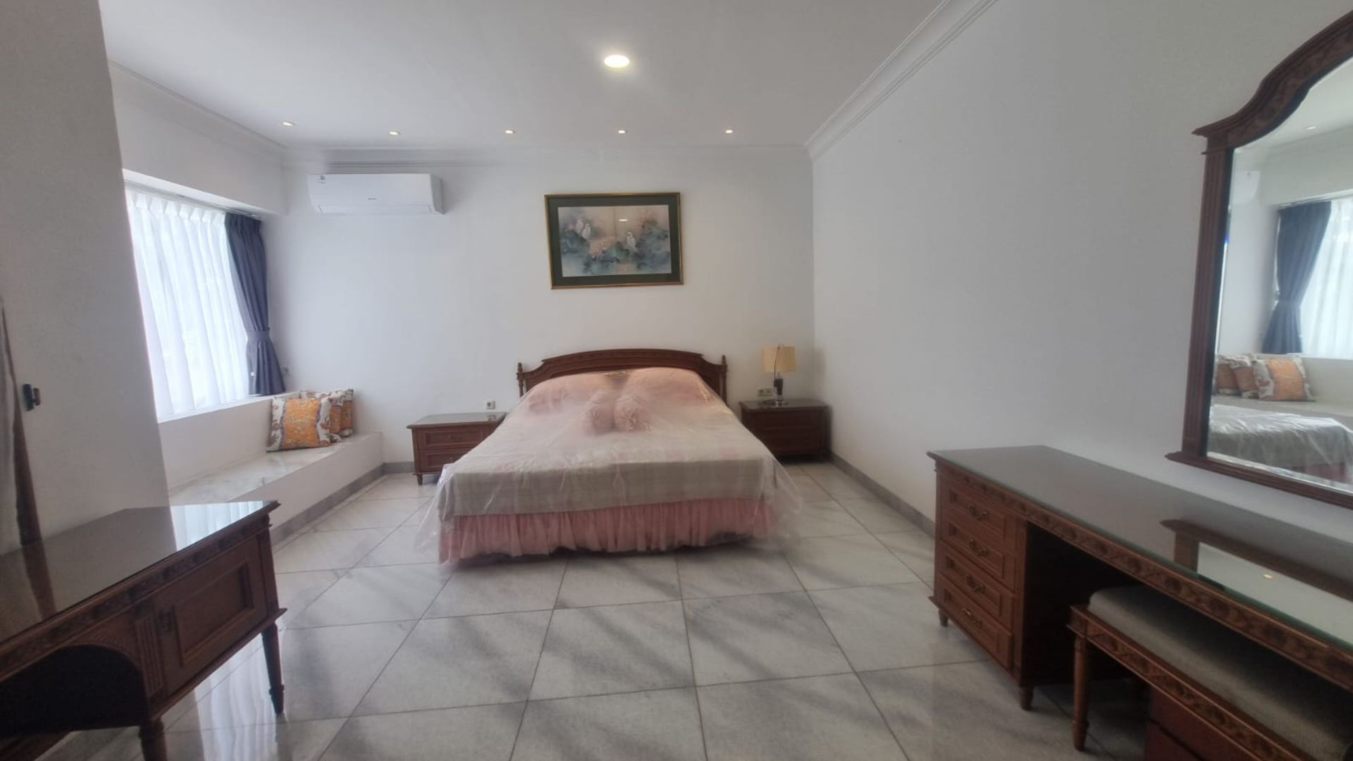 Elegant 4BR Home with Green Enviroment – Pondok Indah