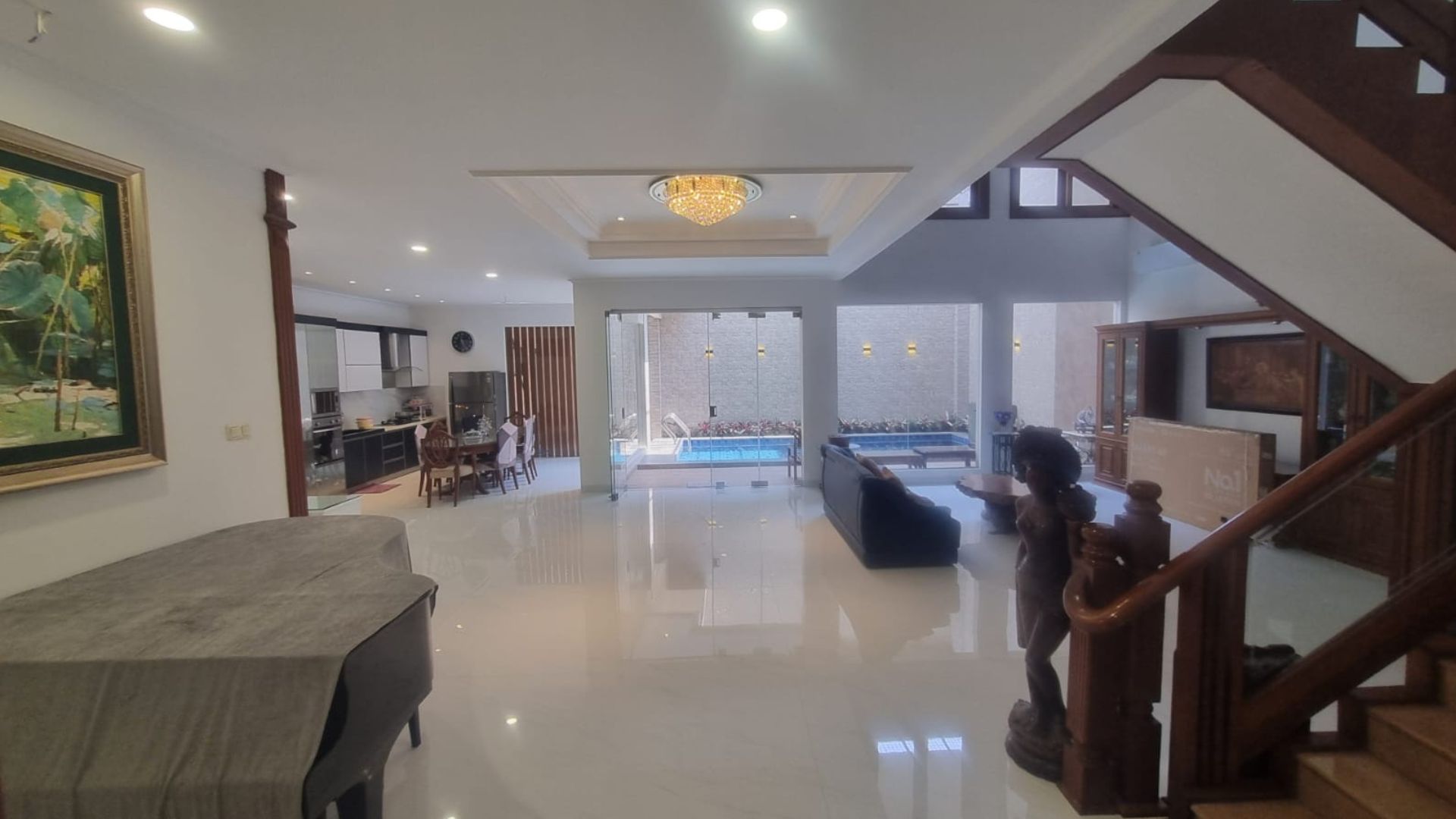 Elegant 4BR Home with Green Enviroment – Pondok Indah