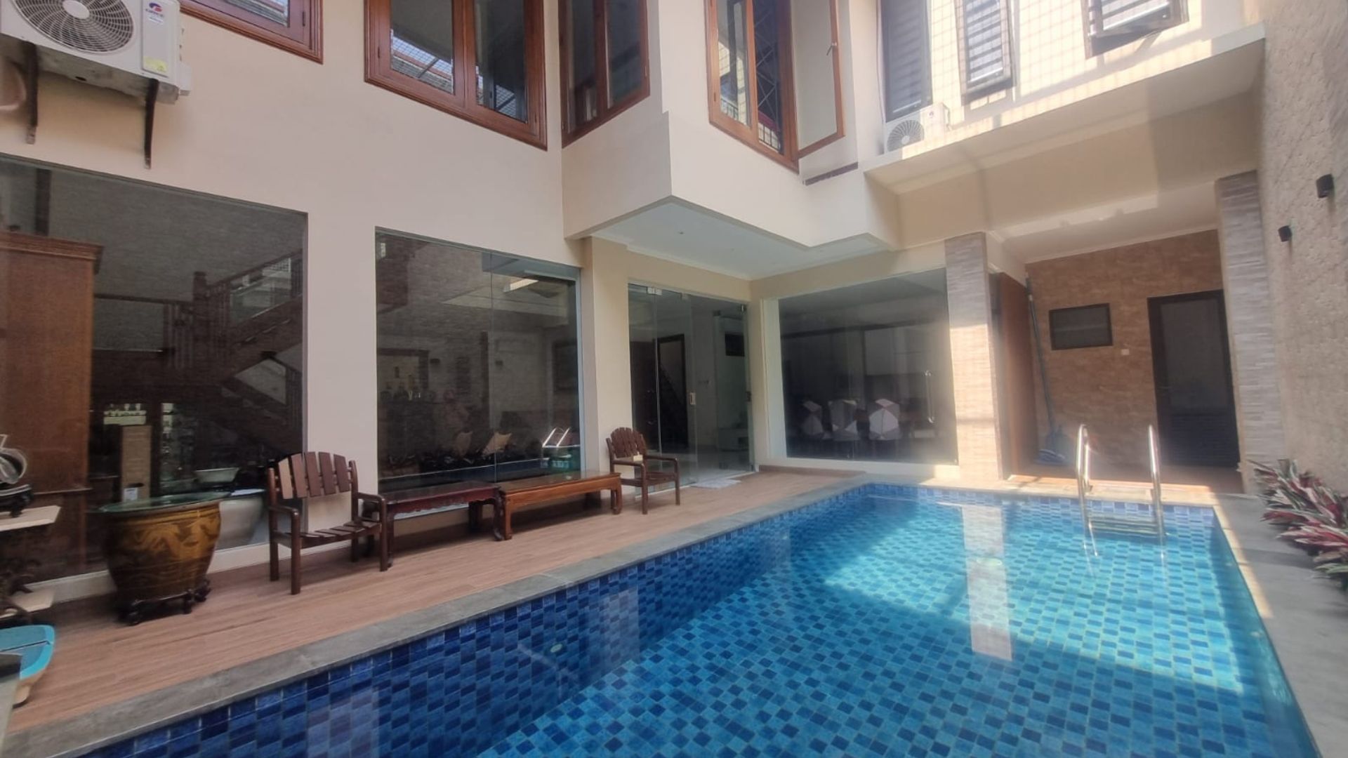 PONDOK INDAH-4BR-SWIMMING POOL (2)