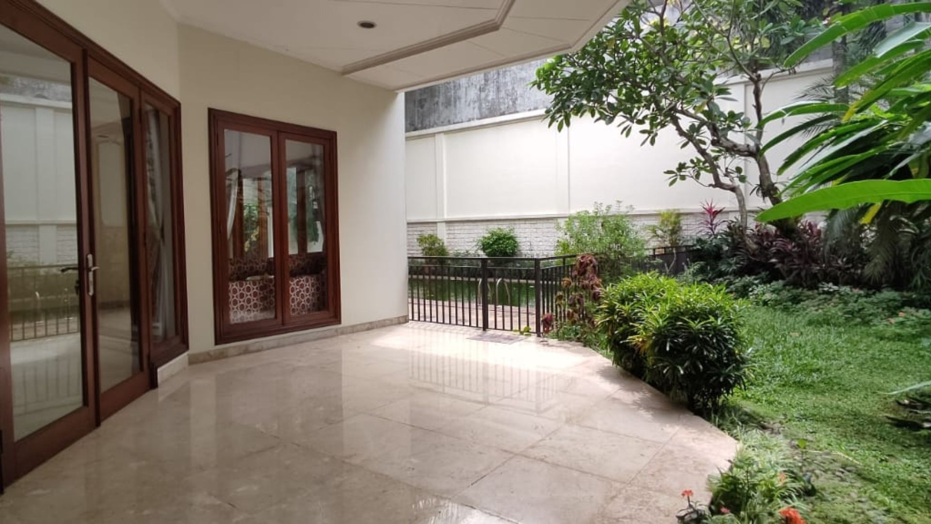 PONDOK INDAH-5BR-BACKYARD Luxurious 5BR for Familiy Residence – Pondok Indah