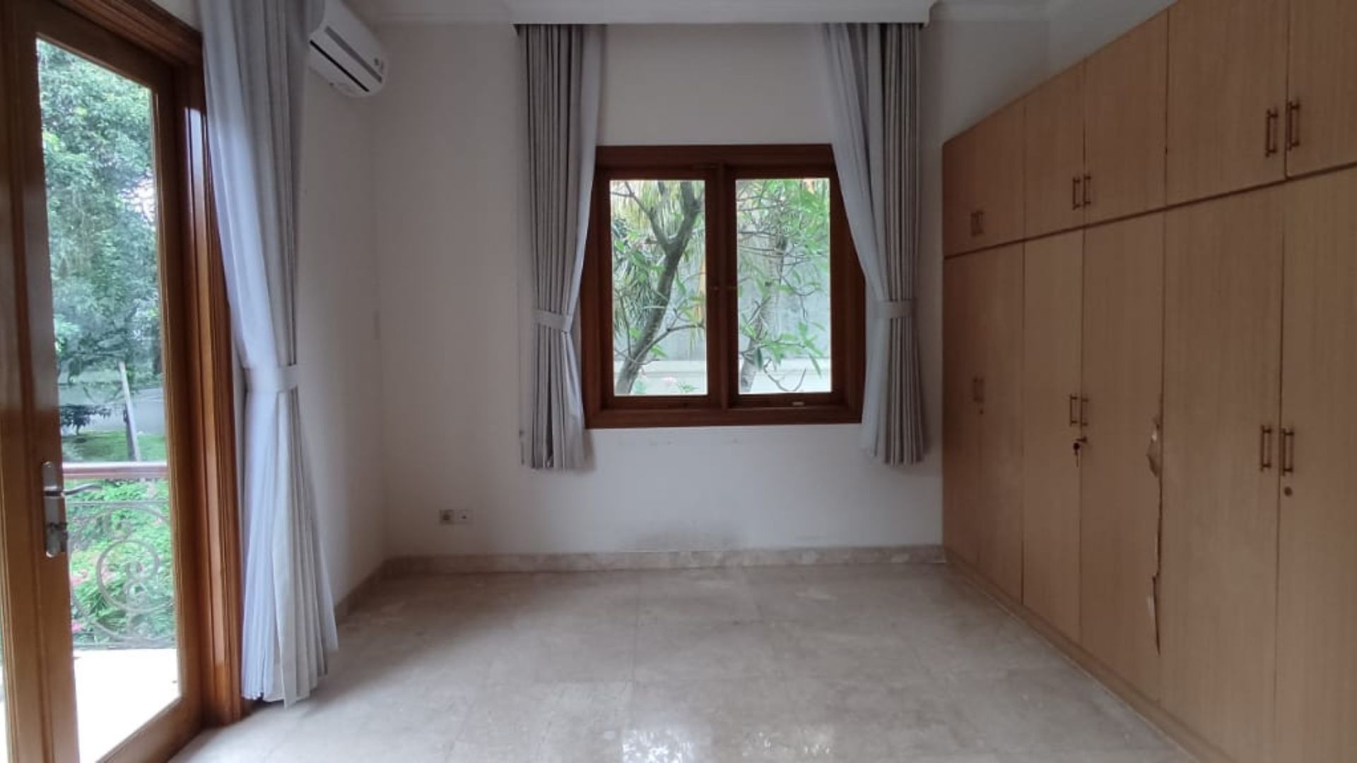 PONDOK INDAH-5BR-BEDROOM 2 Luxurious 5BR for Familiy Residence – Pondok Indah