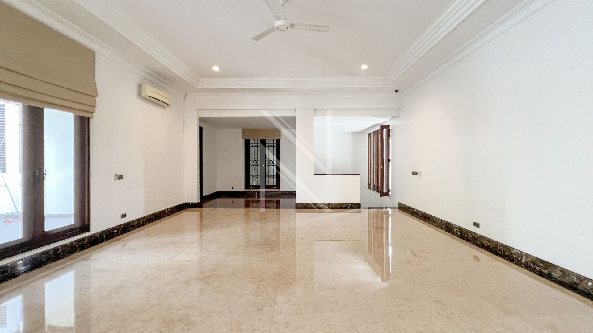 PONDOK INDAH – NO PNDIND237 – UPSTAIRS Premium 4BR Home for Family Comfort