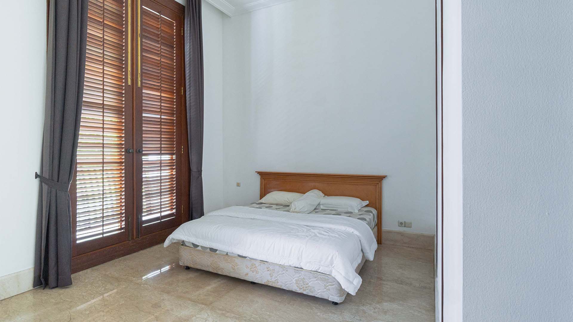 PURI MUTIARA 6-5BR-BEDROOM 3 Generous 5BR Residence for Family Comfort