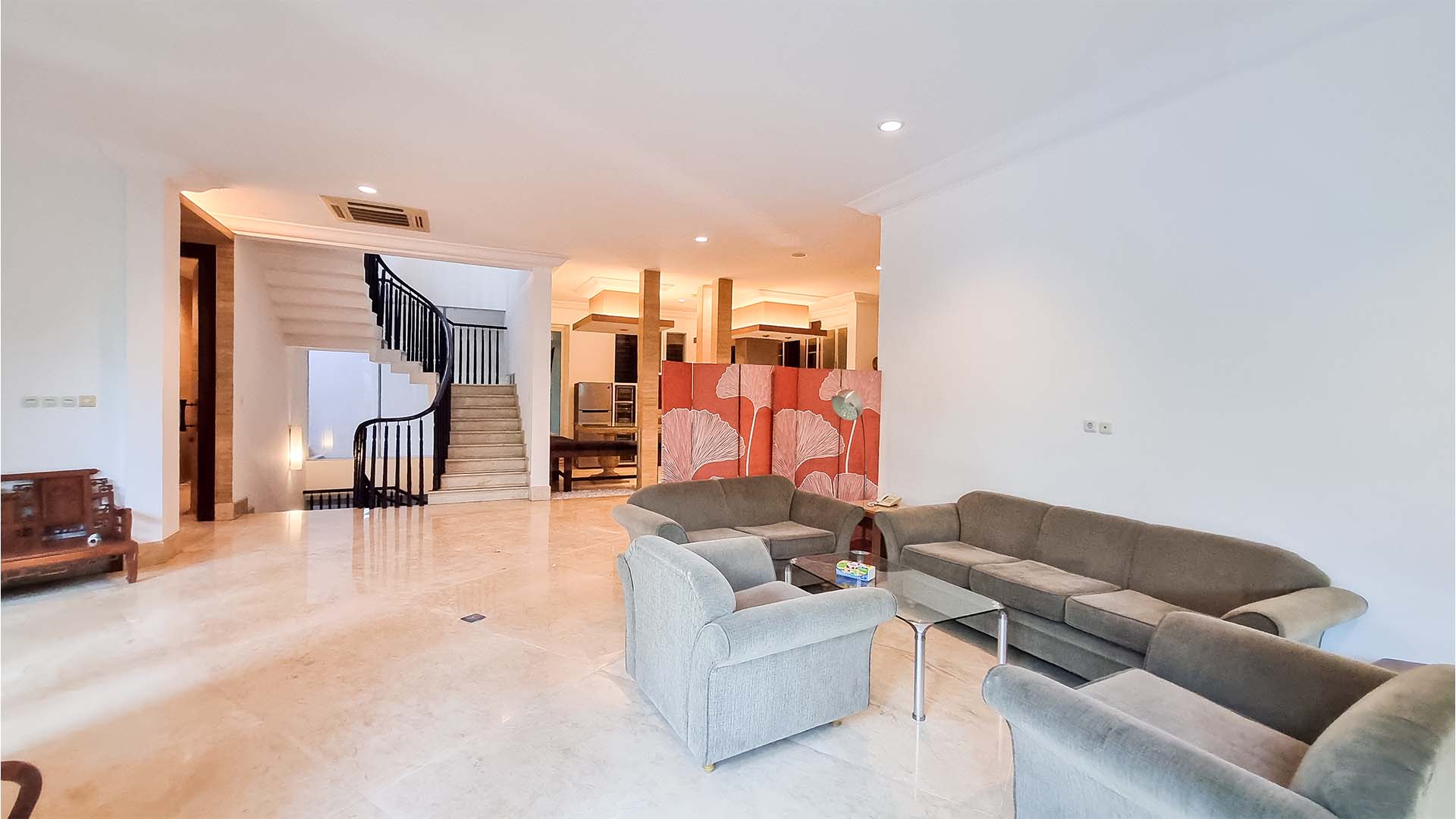 PURI MUTIARA 6-5BR-LIVING AREA Refined 5BR for Spacious Living at Cilandak