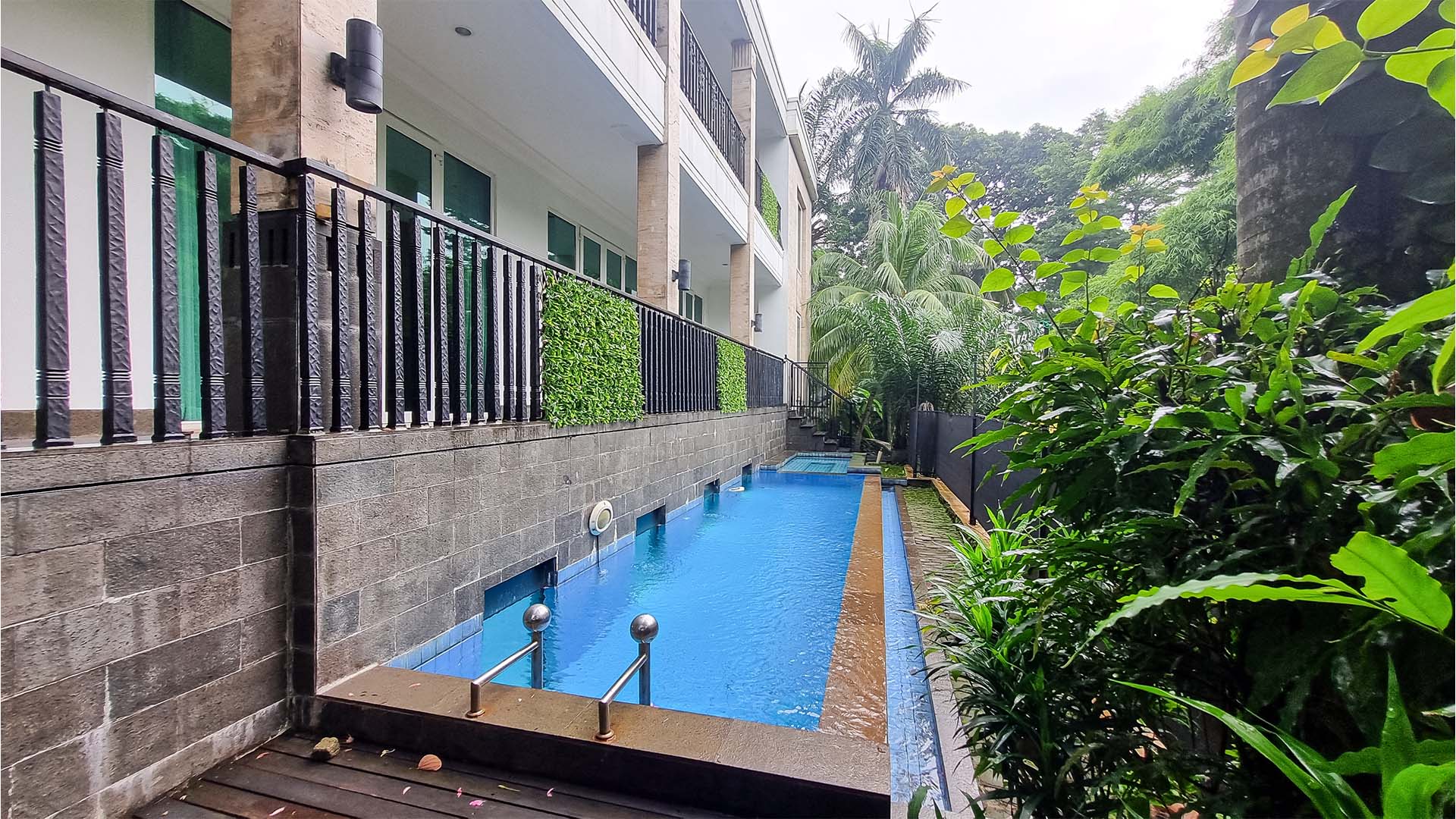 PURI MUTIARA 6-5BR-SWIMMING POOL PURI MUTIARA 6-5BR-SWIMMING POOL