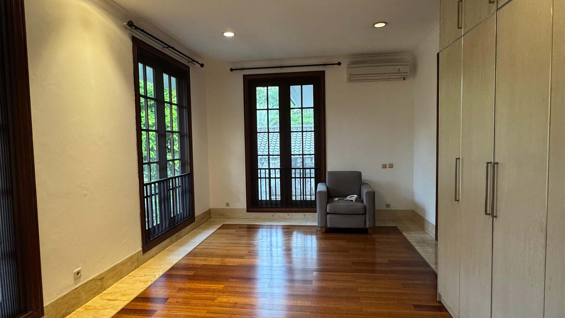 PURI MUTIARA 6-6BR-BEDROOM Expansive 6BR for Large Families at Cilandak