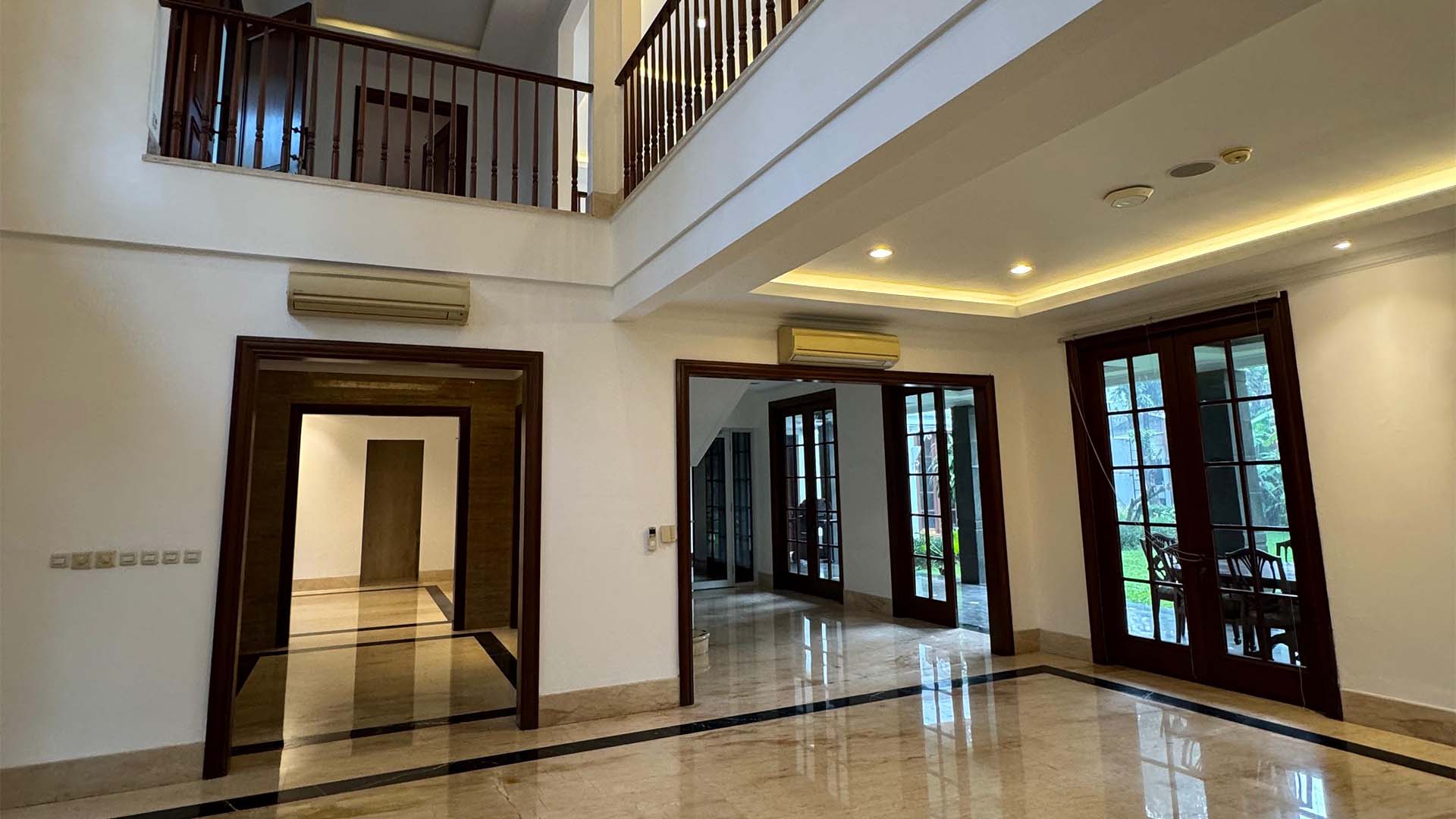 PURI MUTIARA 6-6BR-LIVING AREA (2) Expansive 6BR for Large Families at Cilandak