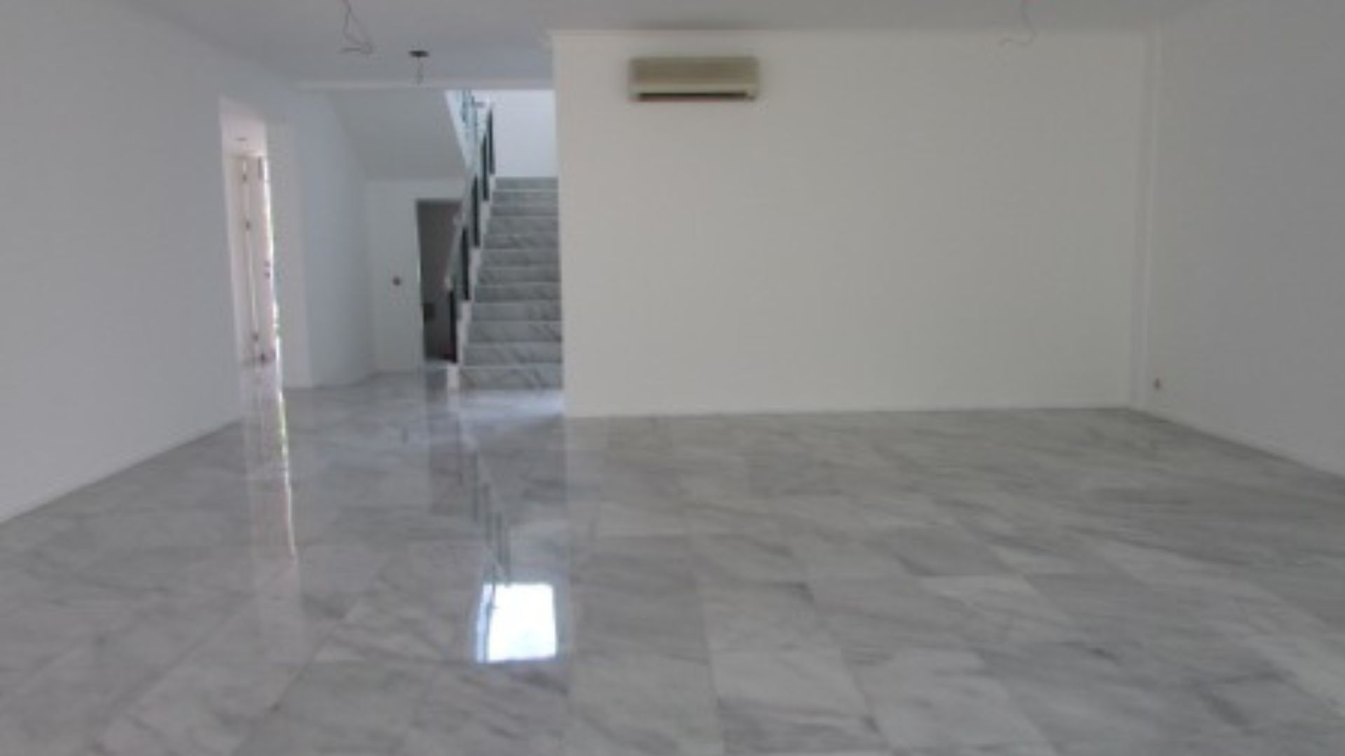 PURI SAKTI 2-4BR-LIVING AREA