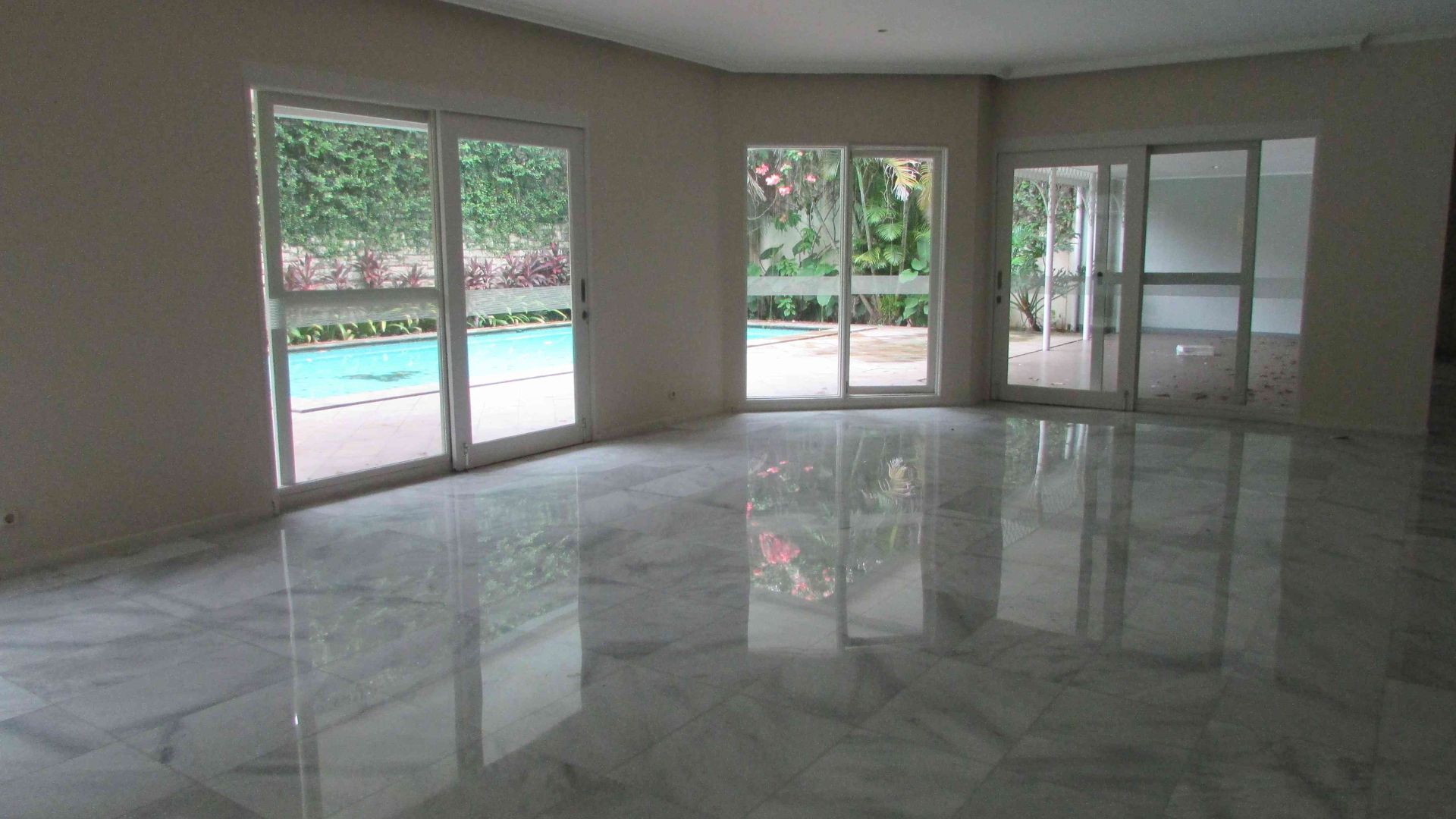 Comfortable 4BR Garden Appeal – Cipete
