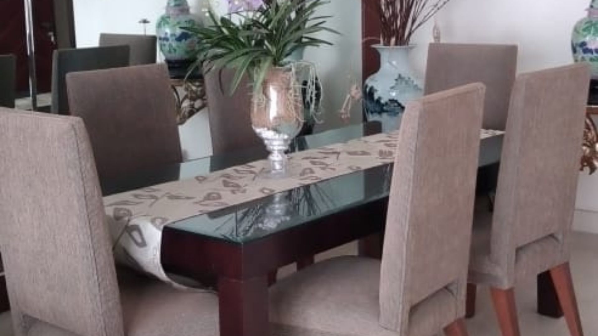 Pakubuwono Residence-3BR-Dining table For Rent Apartment South Jakarta Kebayoran Baru – Spacious 3+1BR in Pakubuwono Residence