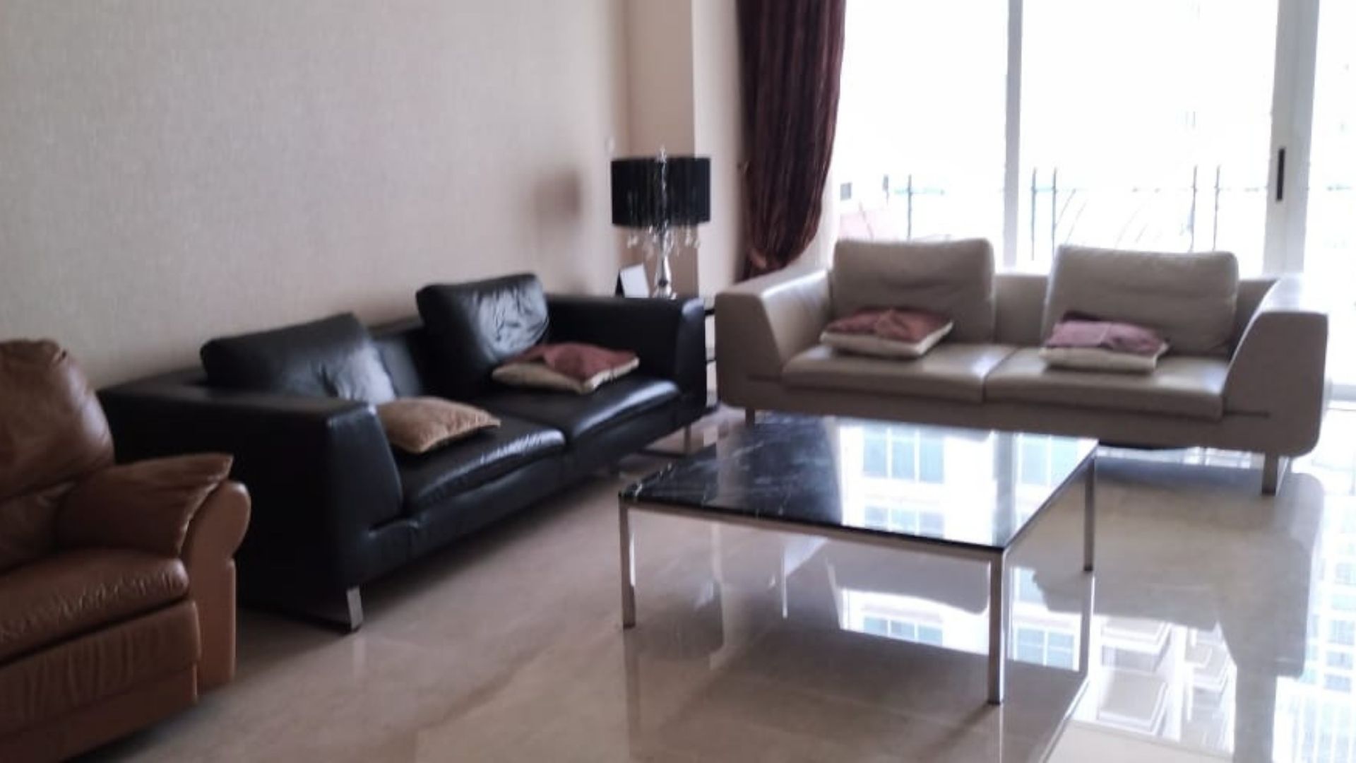 Pakubuwono Residence-3BR-Living room For Rent Apartment South Jakarta Kebayoran Baru – Spacious 3+1BR in Pakubuwono Residence