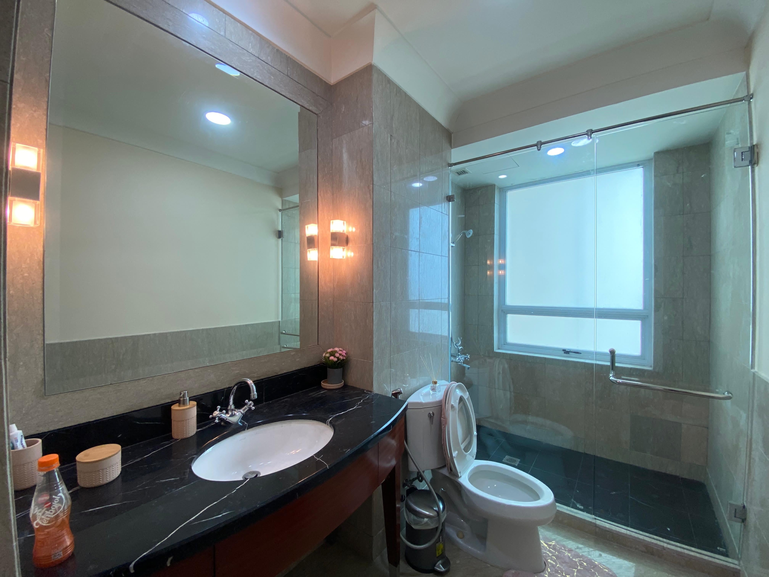 Pakubuwono Residence-3BR-Master Bathroom Elegant 3BR Family Living at Pakubuwono Residence