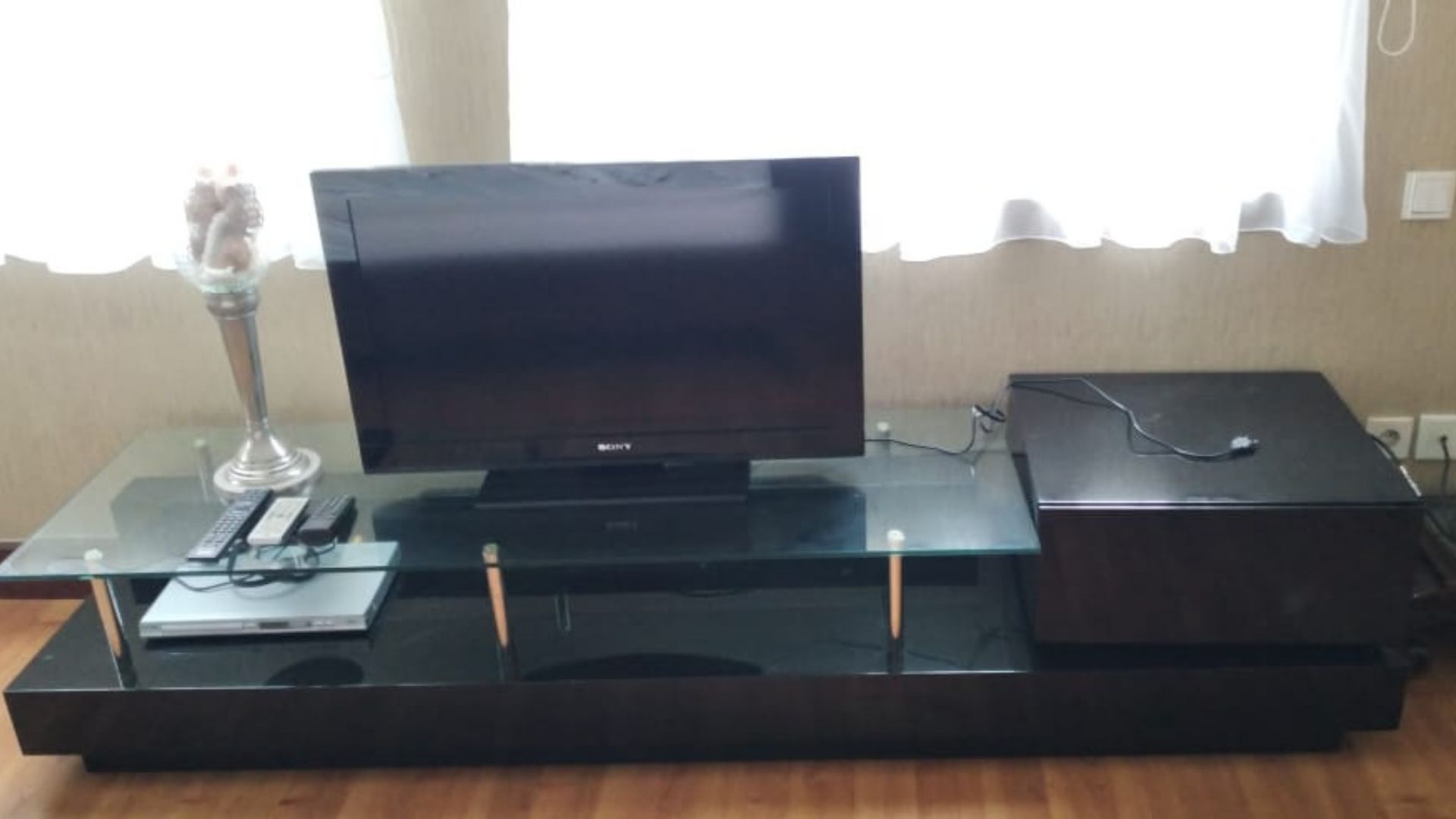Pakubuwono Residence-3BR-TV For Rent Apartment South Jakarta Kebayoran Baru – Spacious 3+1BR in Pakubuwono Residence