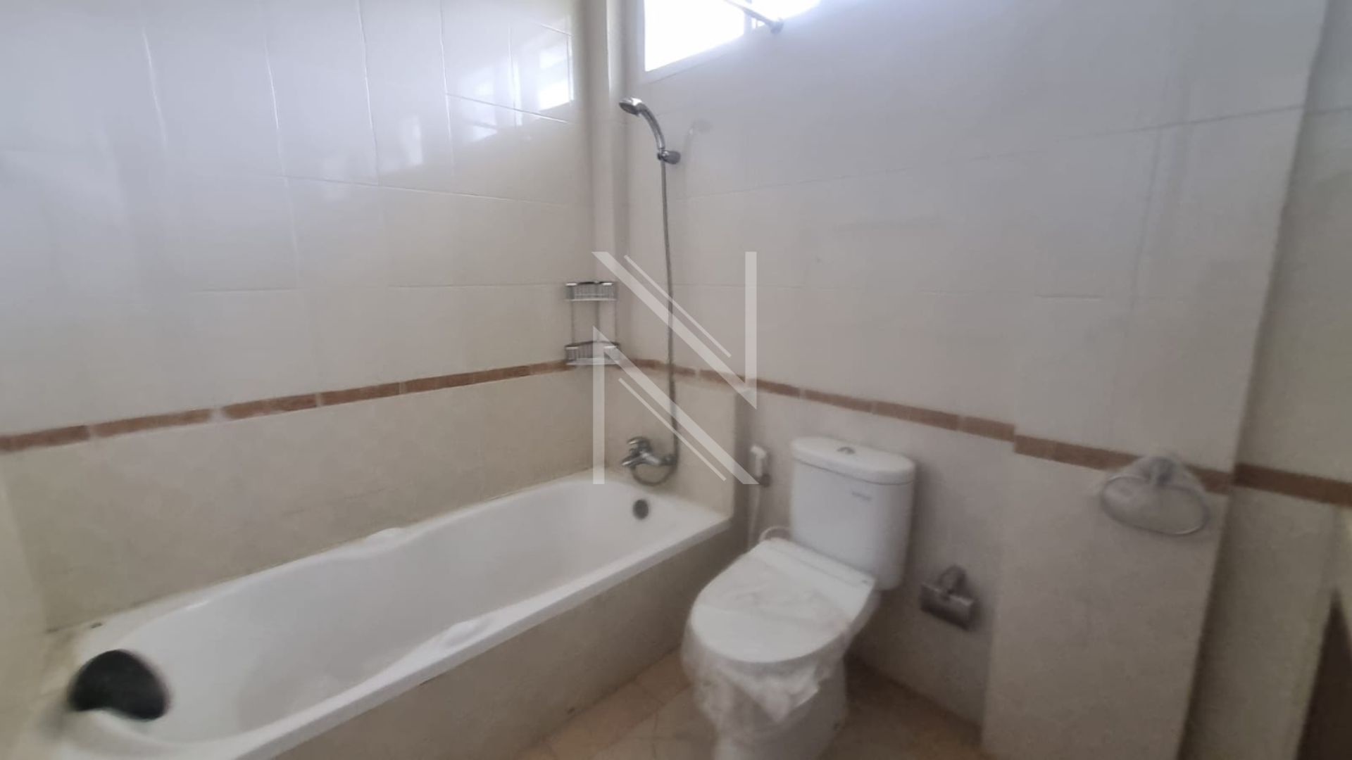 Pejaten Barat PJTN263 – BATHROOM Generous 5BR Family Living – Pejaten