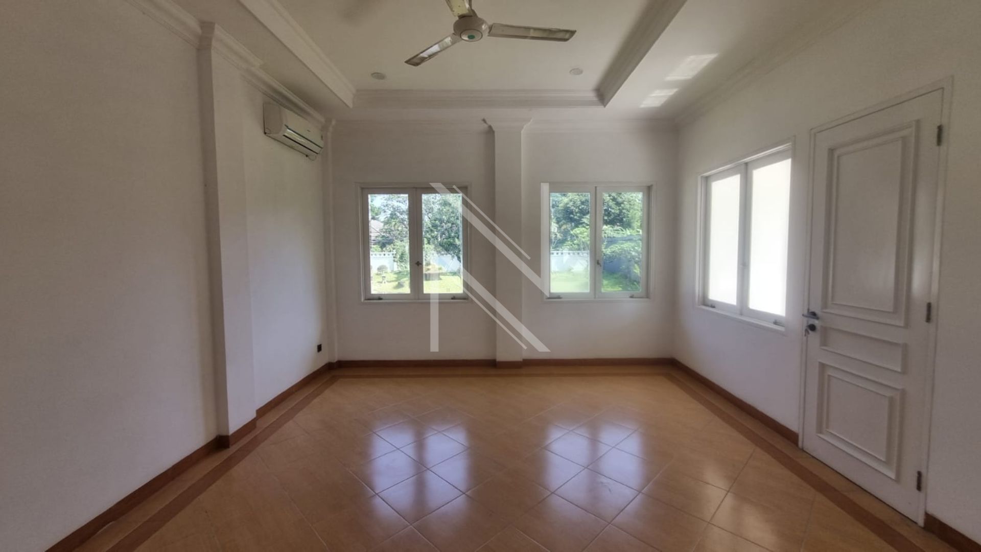 Pejaten Barat PJTN263 – BEDROOM1 Generous 5BR Family Living – Pejaten