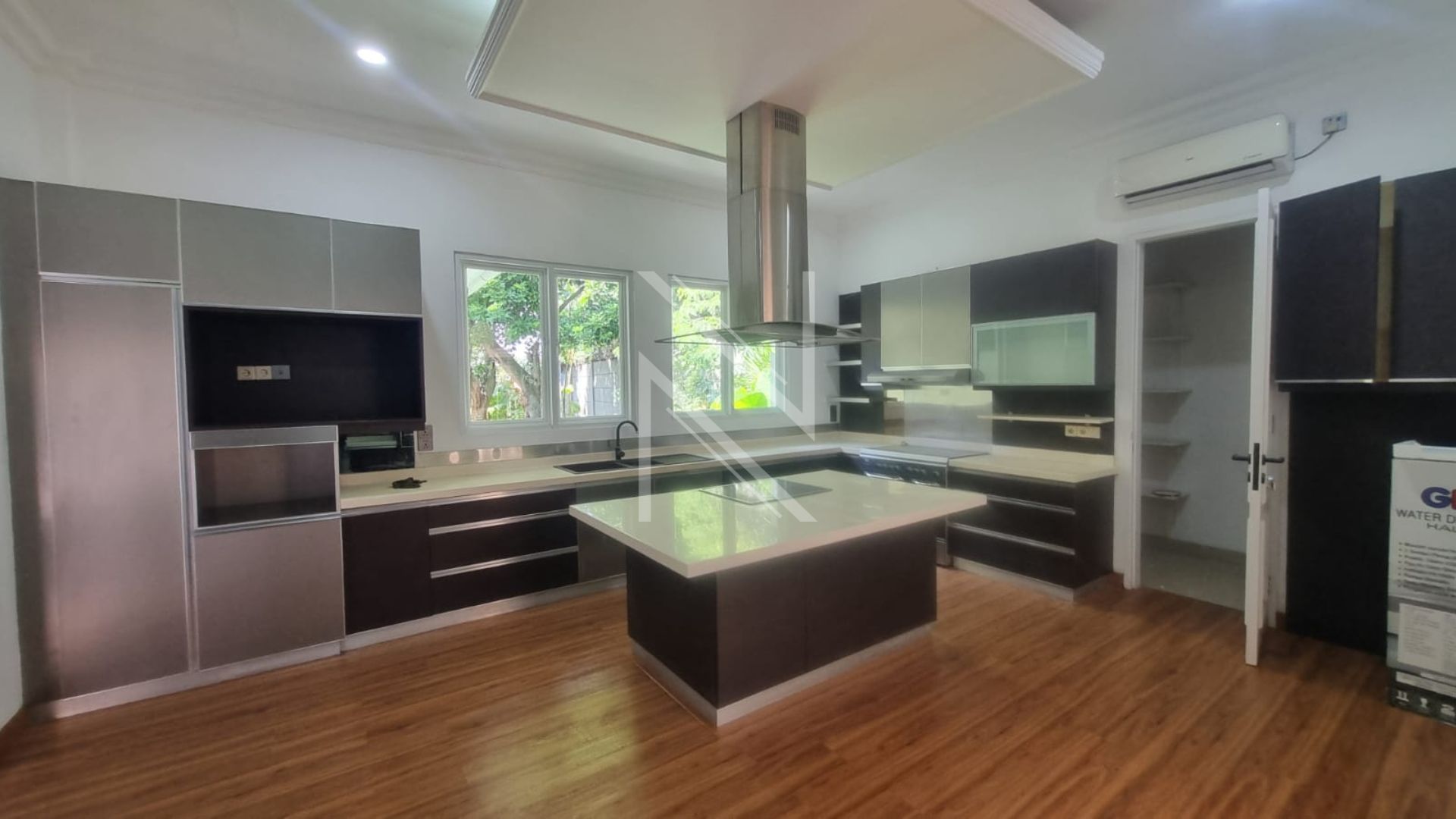 Pejaten Barat PJTN263 – KITCHEN (2) Generous 5BR Family Living – Pejaten