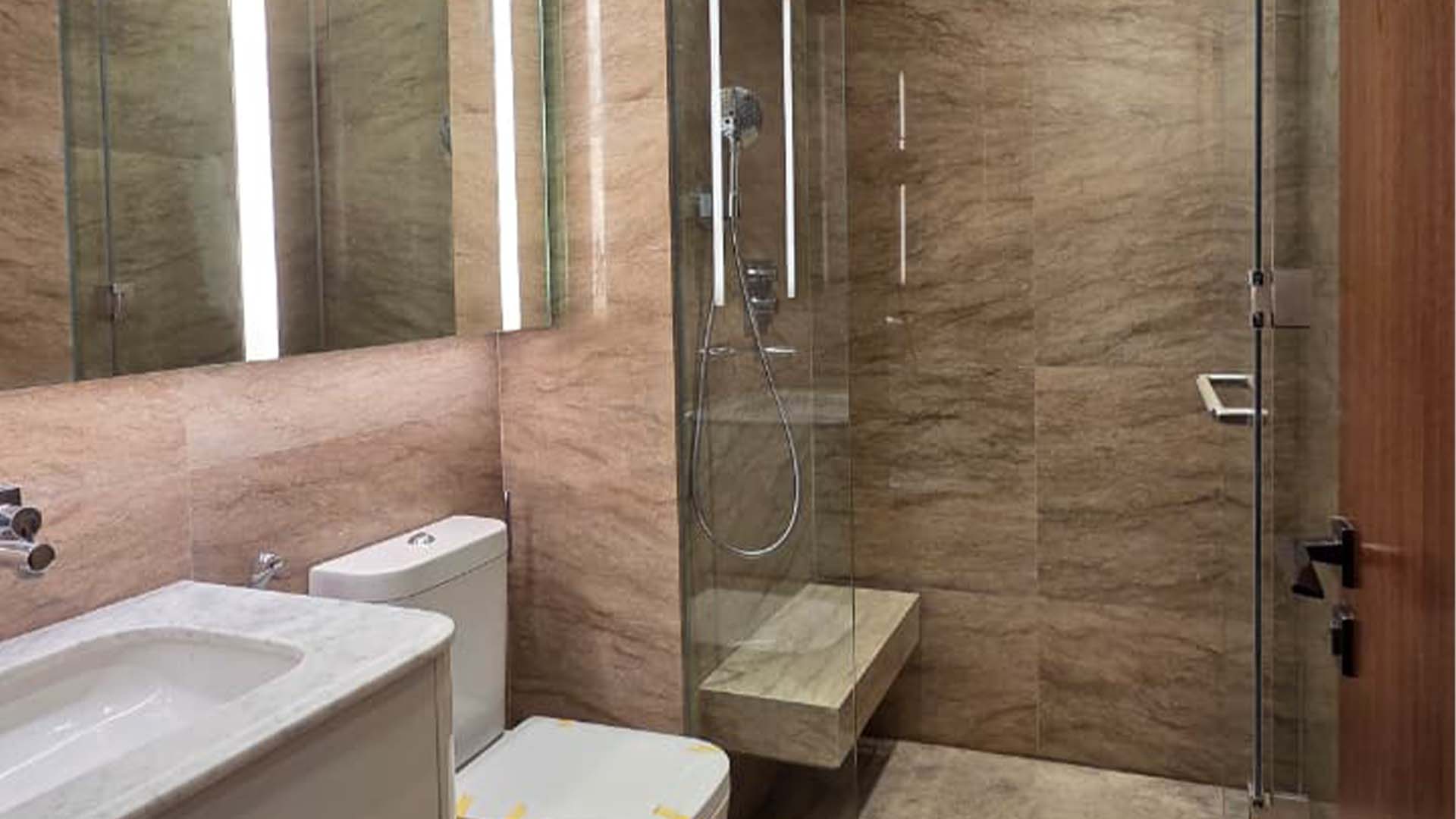 Refined 3+1BR Residence at Savyavasa
