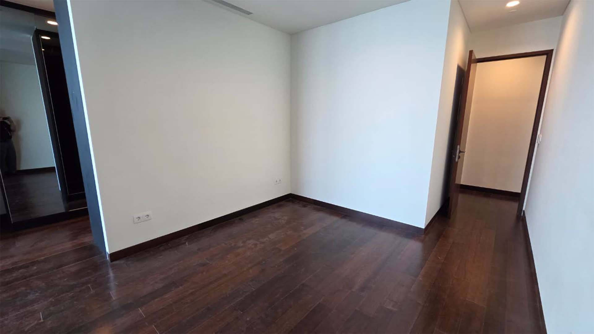 Refined 3+1BR Residence at Savyavasa