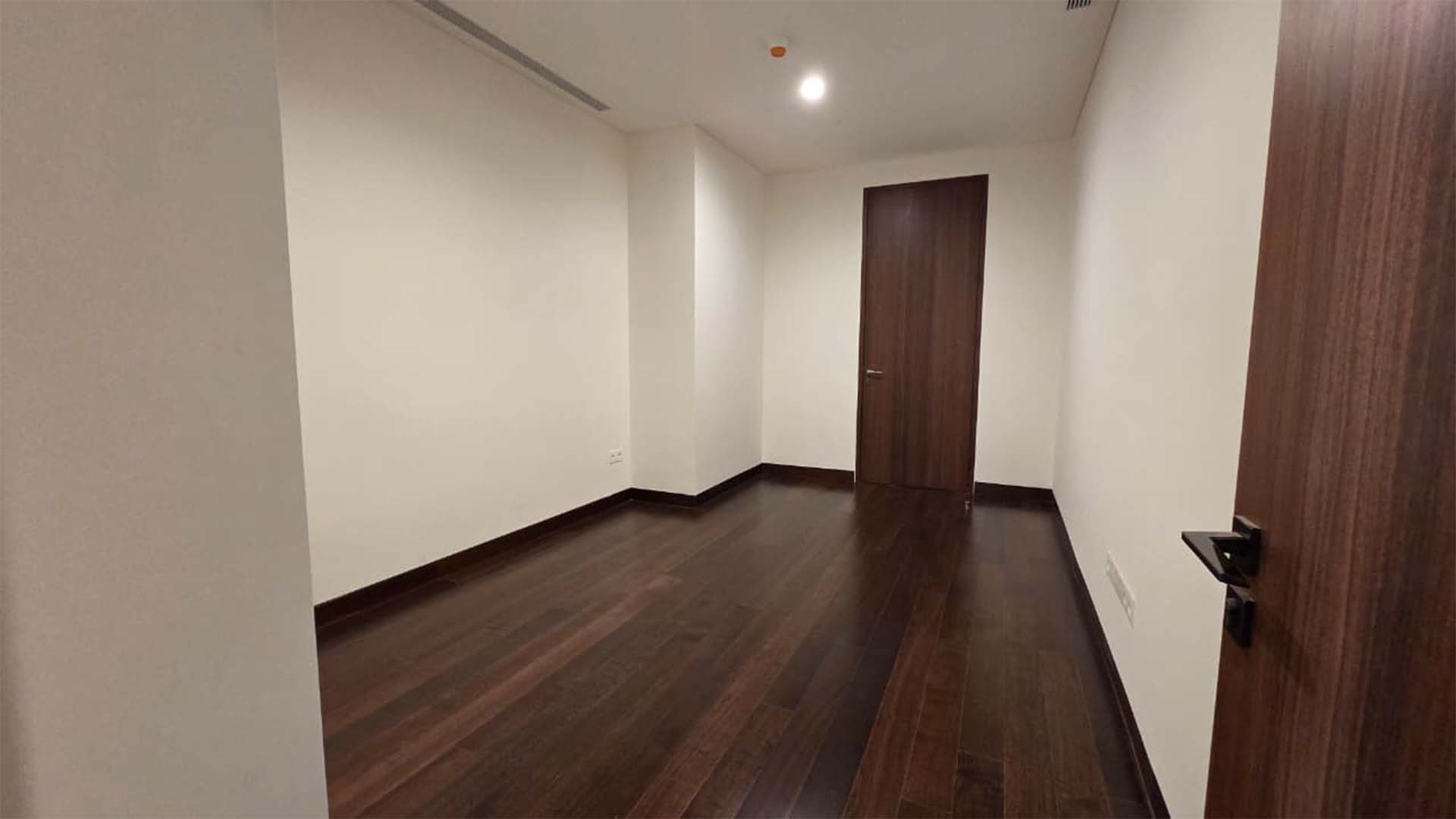 Refined 3+1BR Residence at Savyavasa