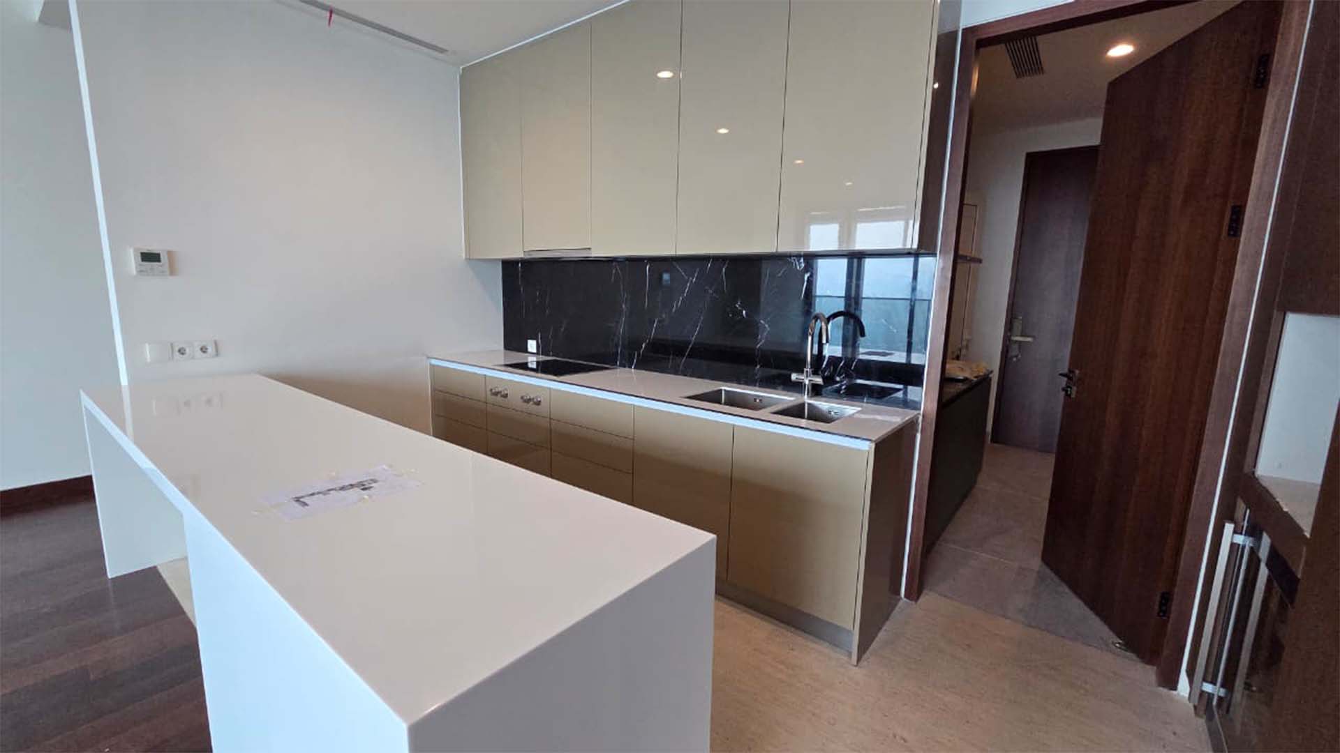 Refined 3+1BR Residence at Savyavasa
