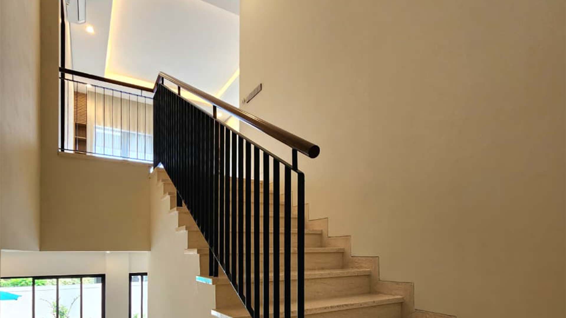 TAMPAK SIRING-5BR-STAIRS TO SECOND FLOOR Cipete – Spacious 5BR with Big Layout