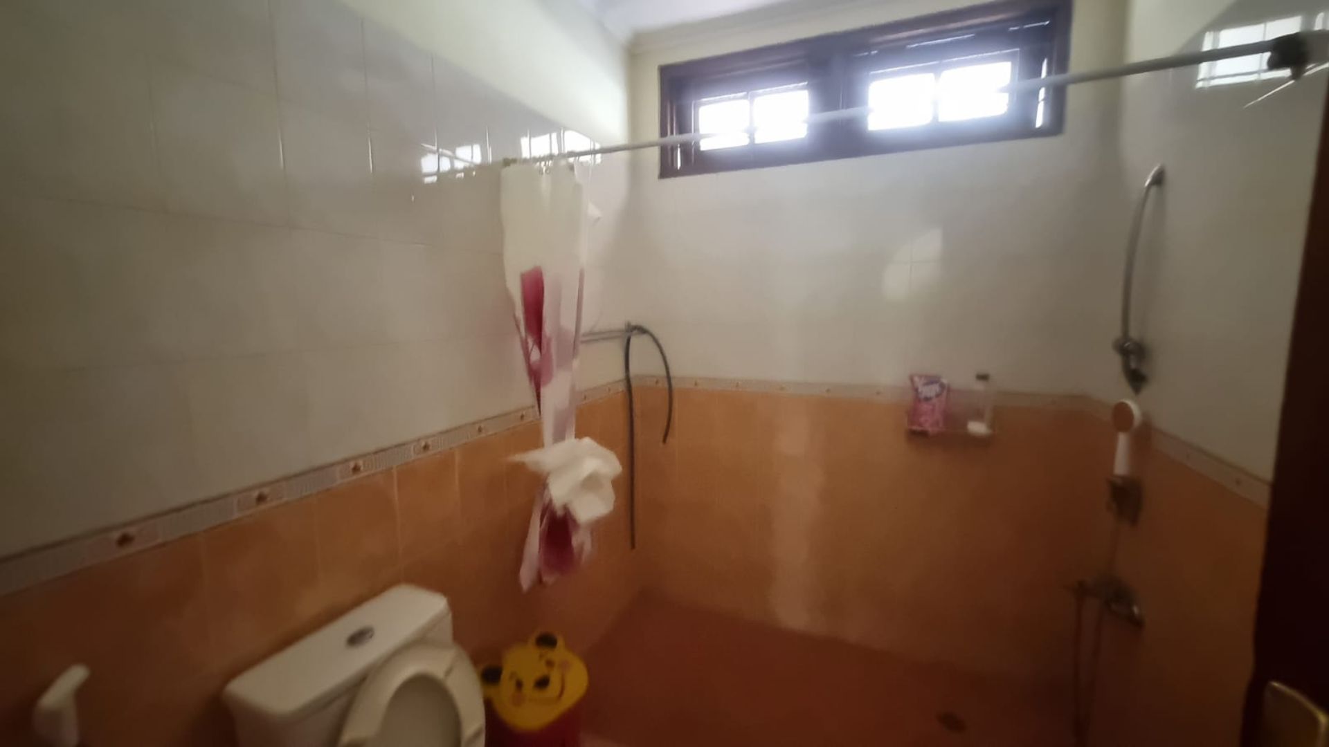 TIMBUL No.24A-5BR-BATHROOM Prestigious 5BR Family Home in Pejaten