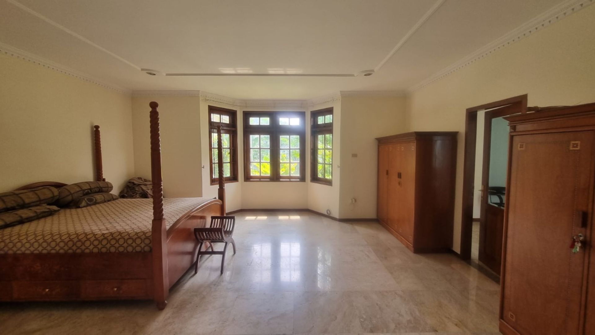 TIMBUL No.24A-5BR-BEDROOM 2 Prestigious 5BR Family Home in Pejaten
