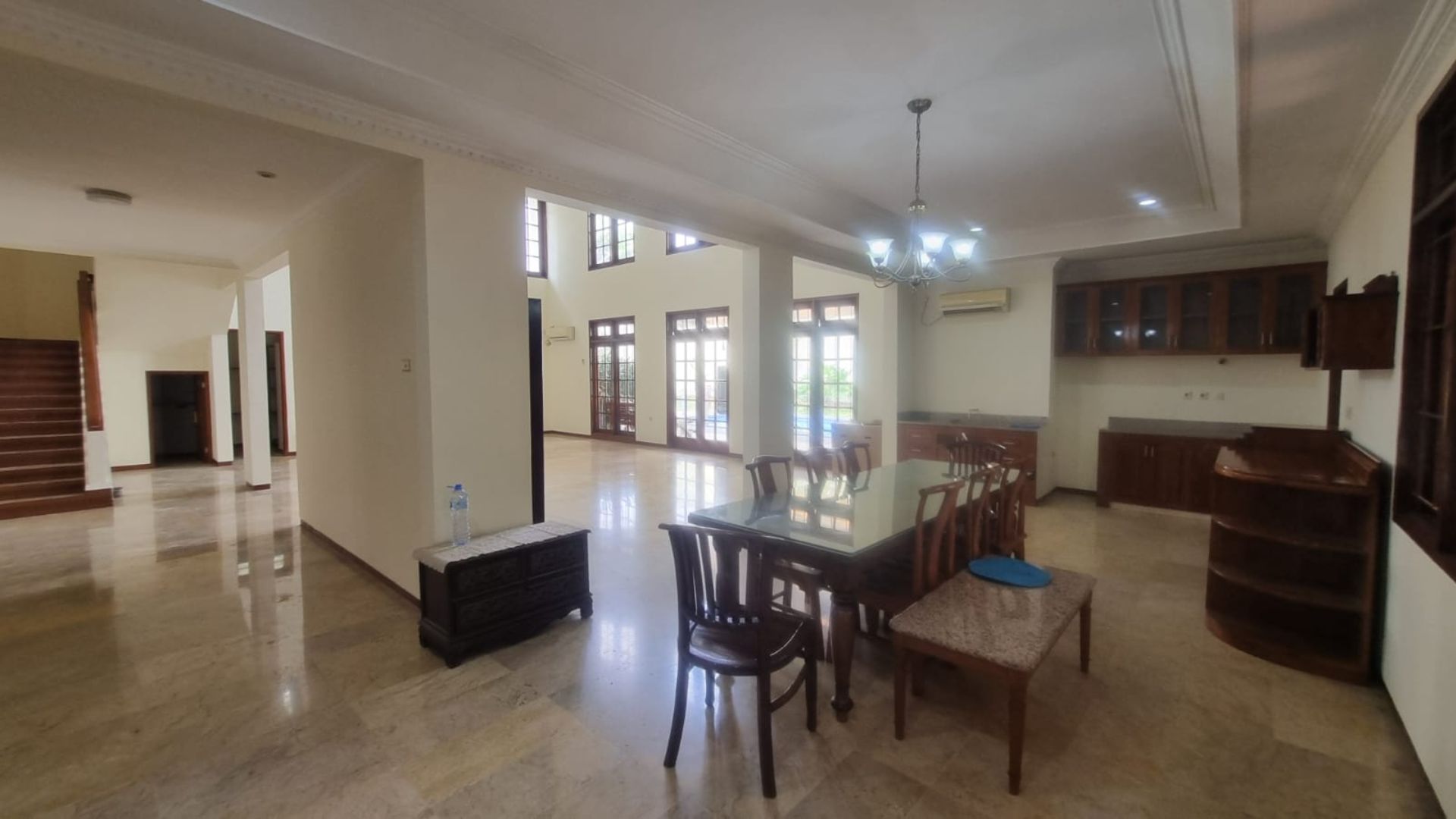 TIMBUL No.24A-5BR-DINING AREA Prestigious 5BR Family Home in Pejaten