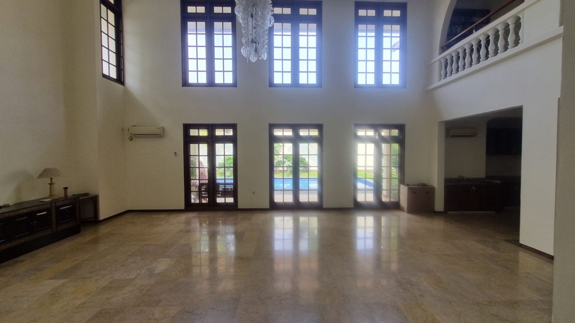 TIMBUL No.24A-5BR-LIVING AREA 3 Prestigious 5BR Family Home in Pejaten