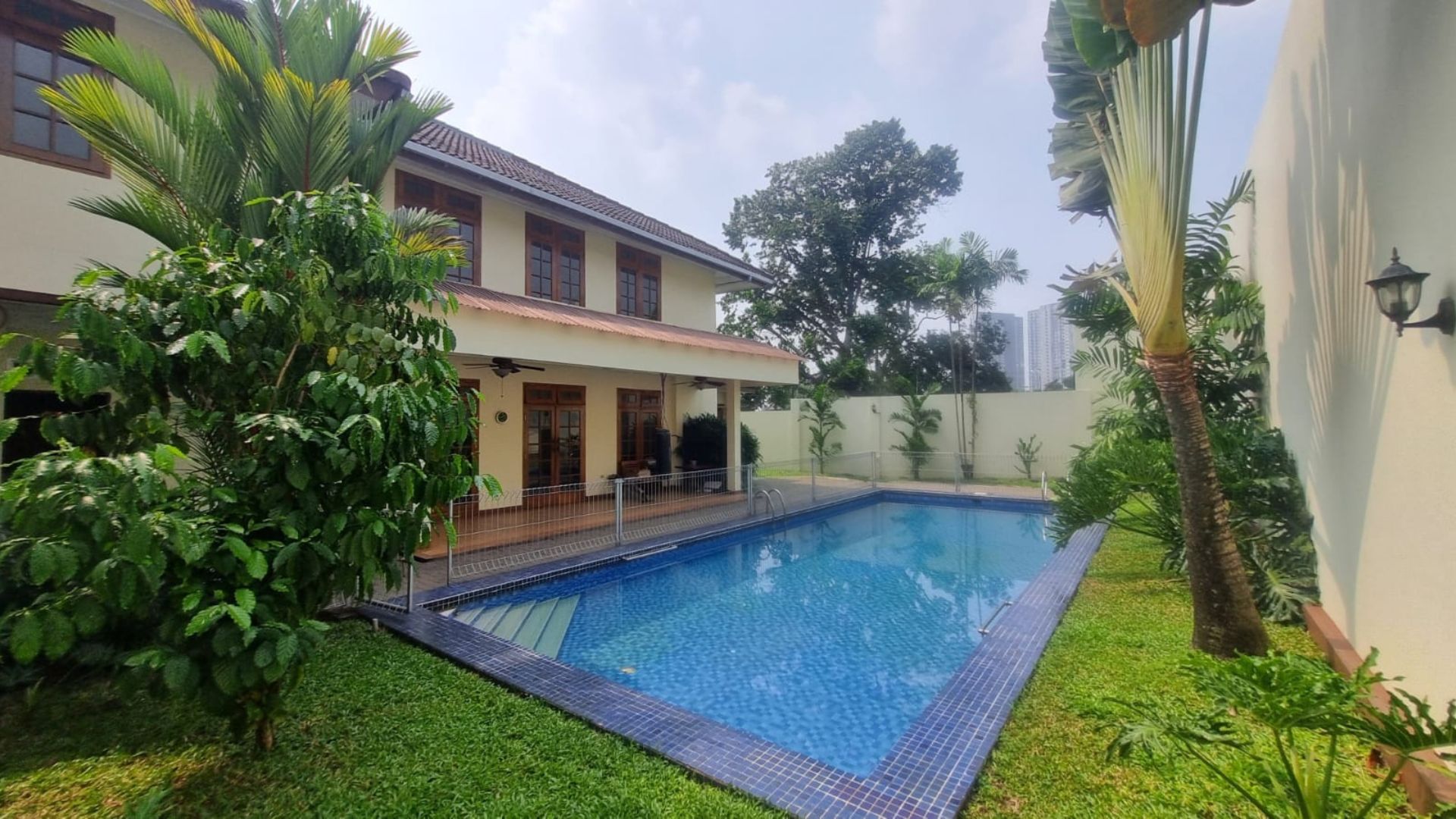 TIMBUL No.24A-5BR-SWIMMING POOL & BACKYARD TIMBUL No.24A-5BR-SWIMMING POOL & BACKYARD