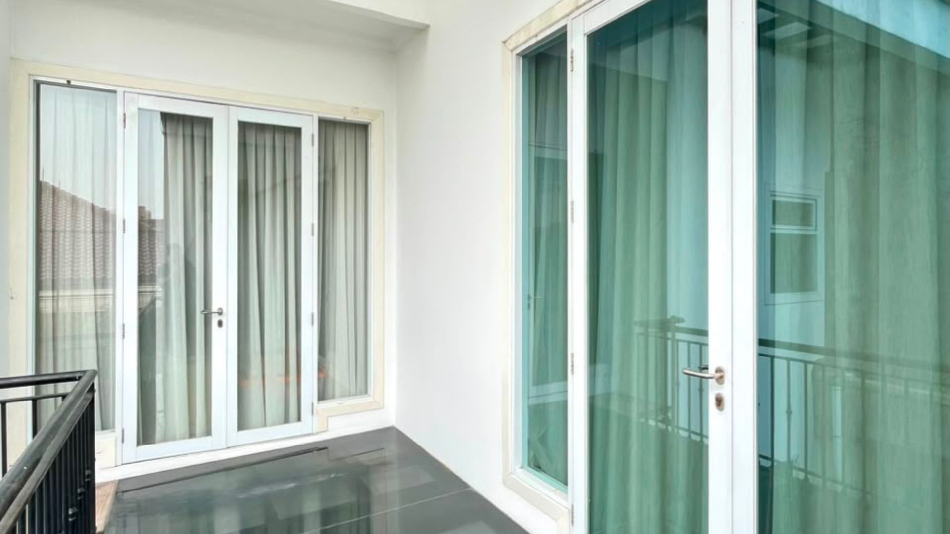 TIRTAYASA 1 NO.40A-5BR-BALCONY Luxury 5BR Home for Refined Family Living