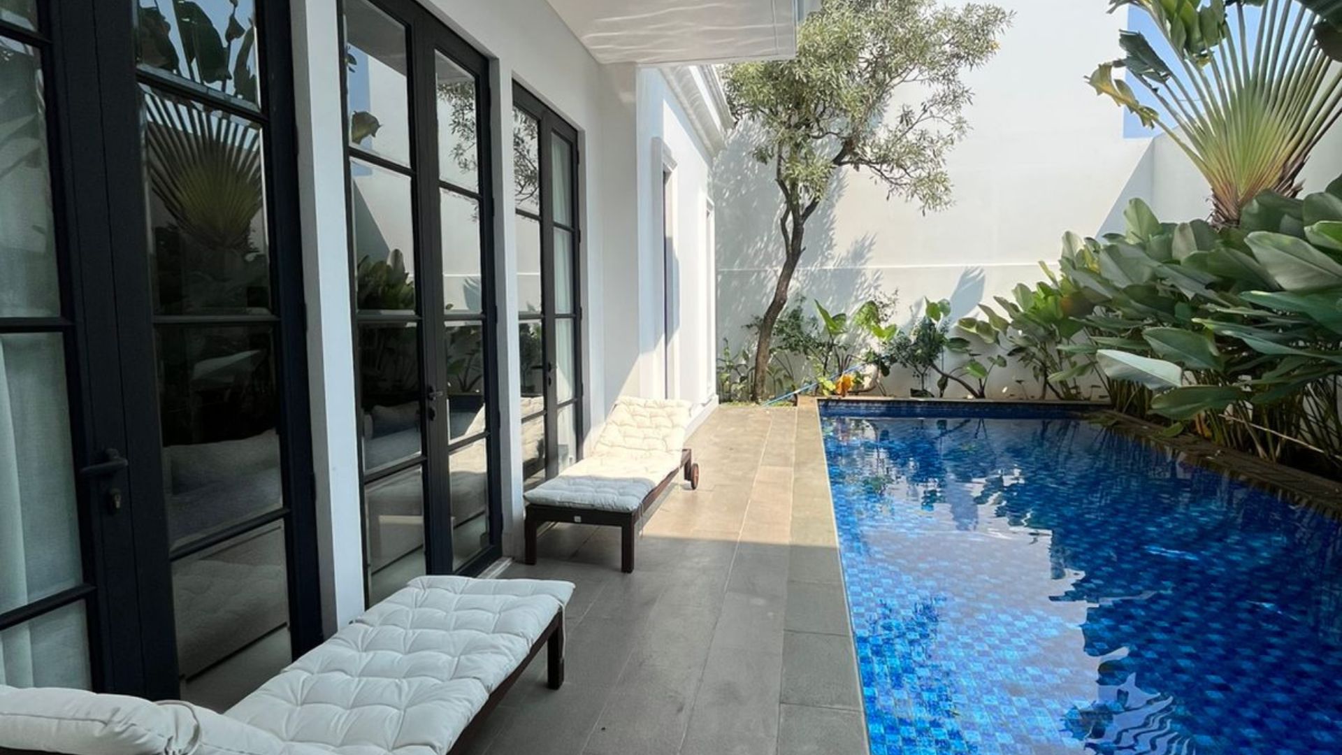 Tumaritis Tulip No 21 Kav F – CLD372 – SWIMMINGPOOL Tumaritis Tulip No 21 Kav F - CLD372 - SWIMMINGPOOL