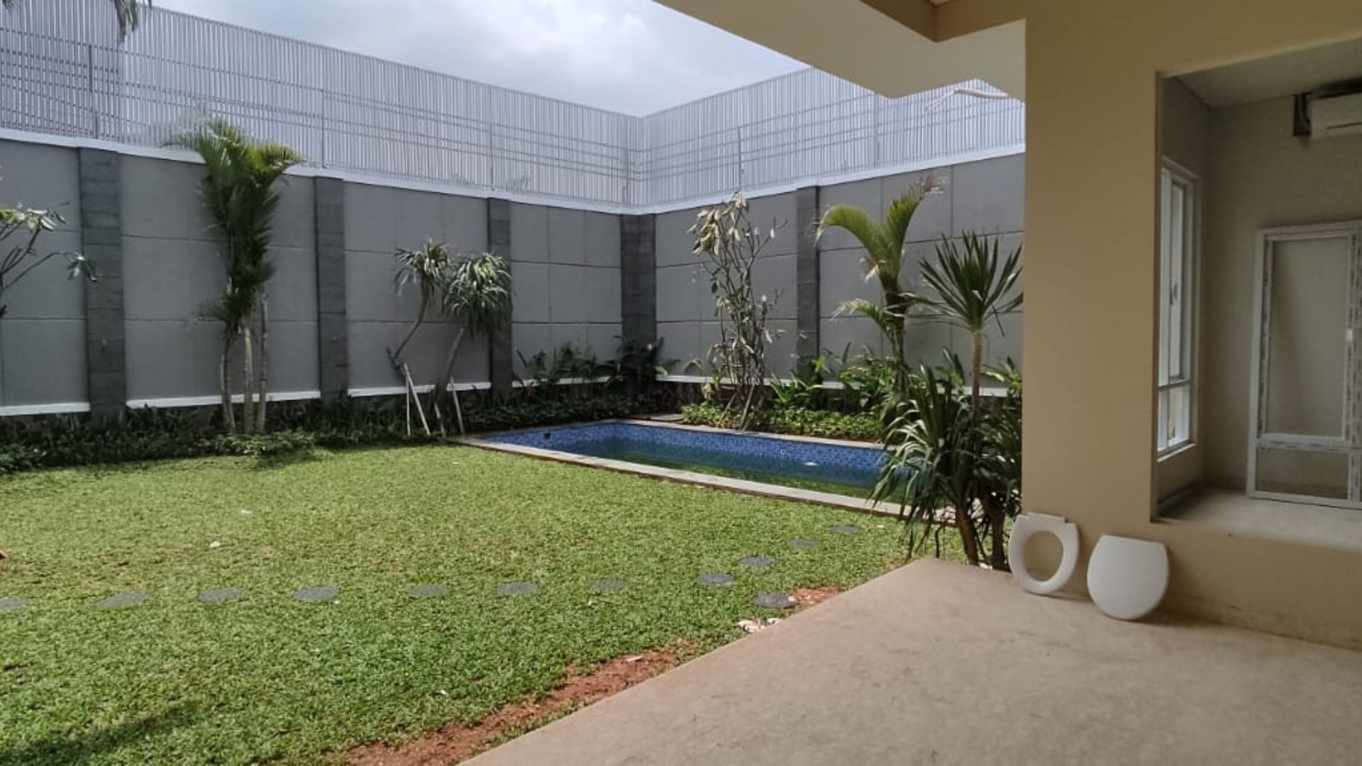 VISHNU RESIDENCE-4BR-BACKYARD & SWIMMING POOL VISHNU RESIDENCE-4BR-BACKYARD & SWIMMING POOL