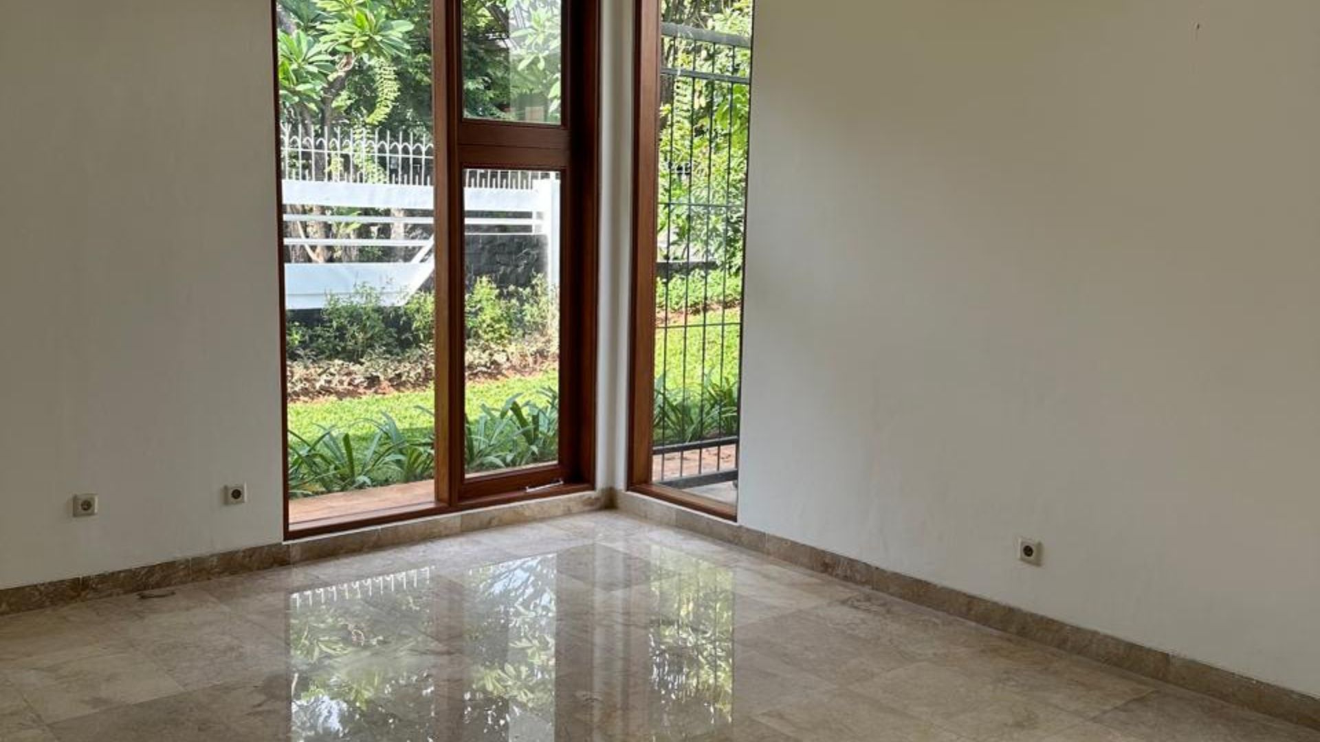 Elegant and Modern 4BR Family Home