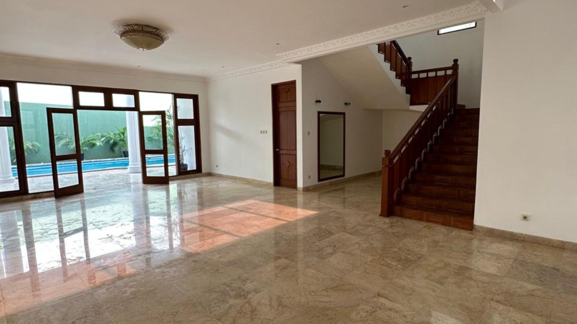 Elegant and Modern 4BR Family Home