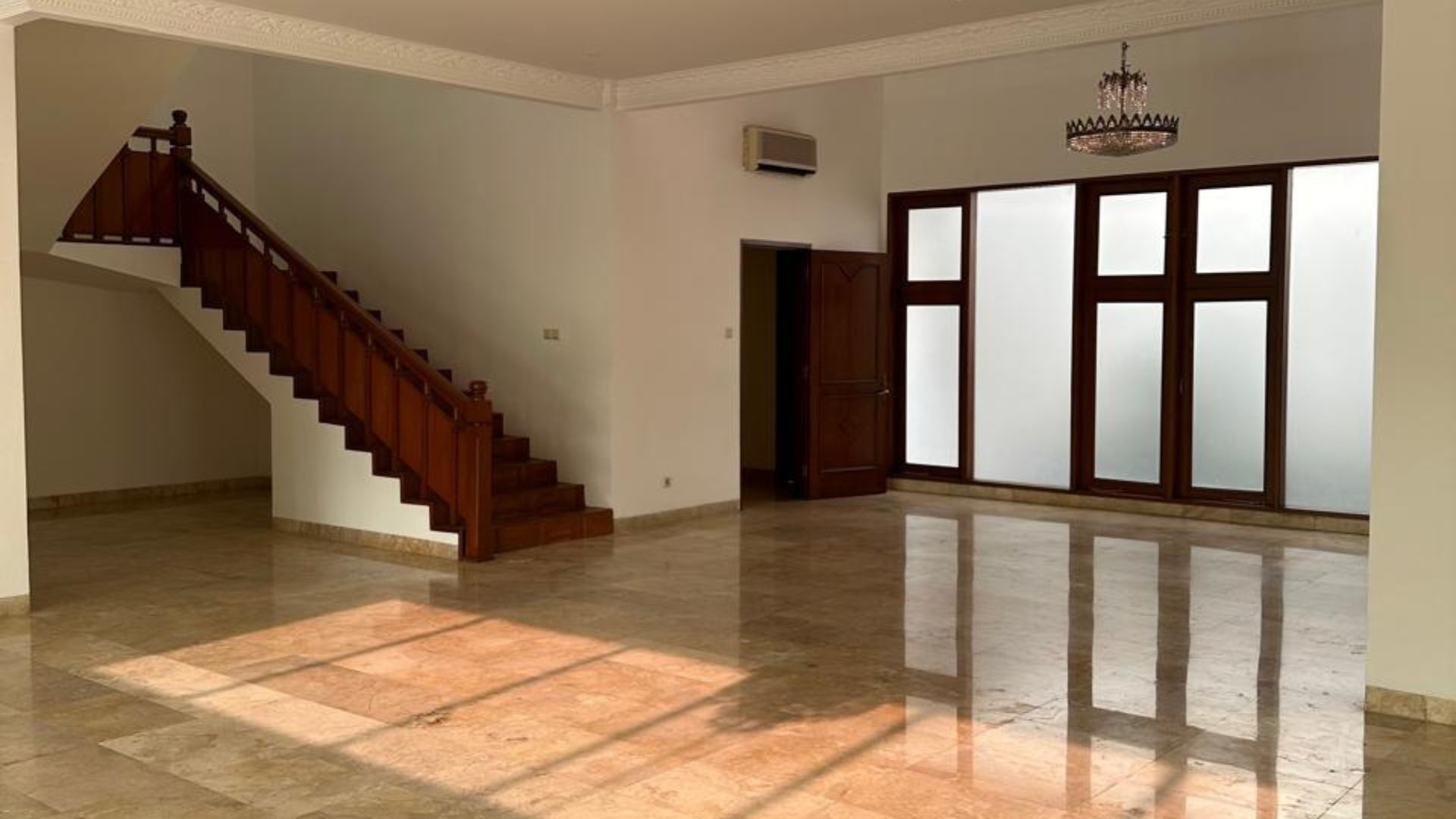 Elegant and Modern 4BR Family Home