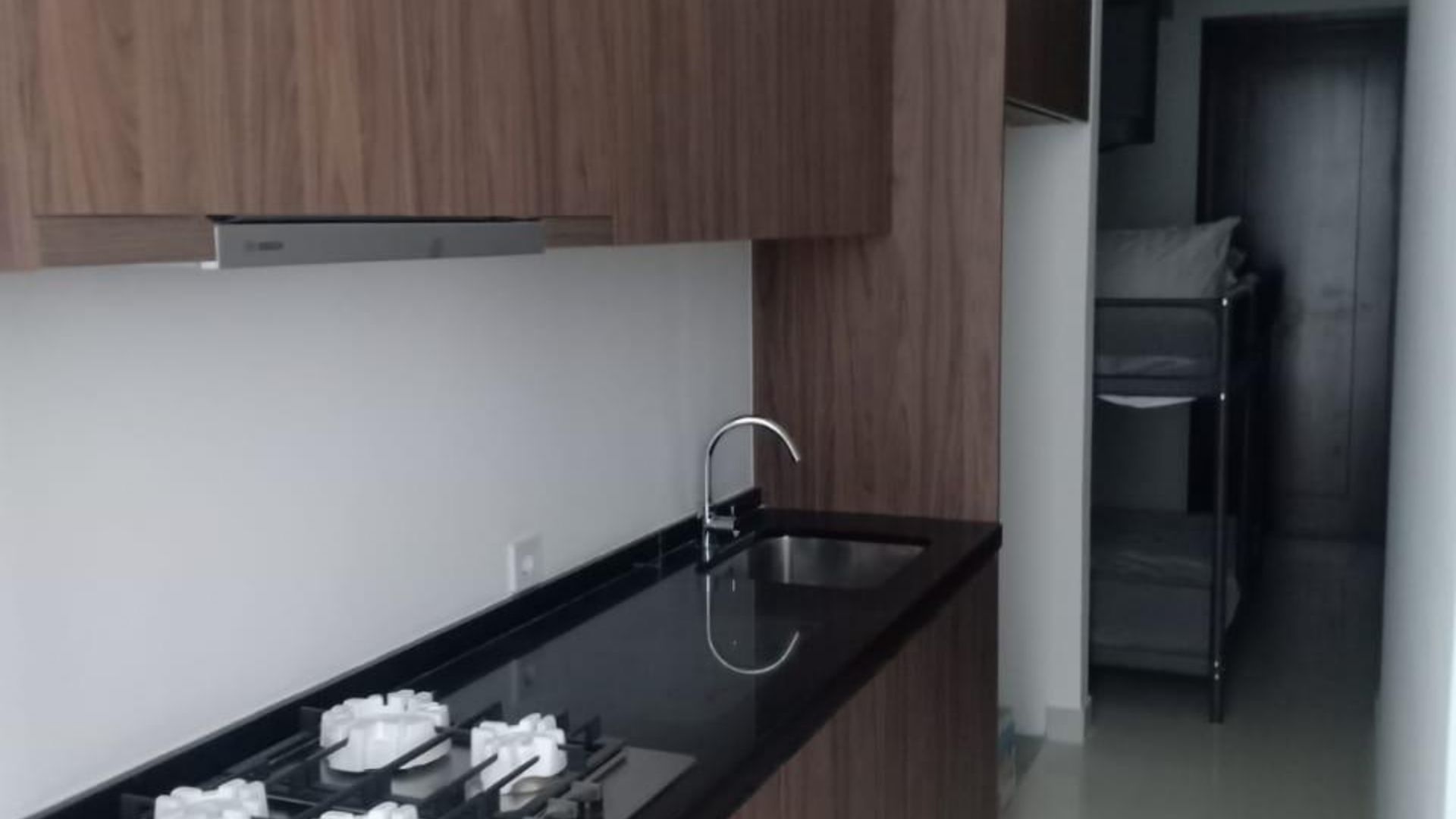 High-Comfort 3BR with Private Elevator – Regent Residence