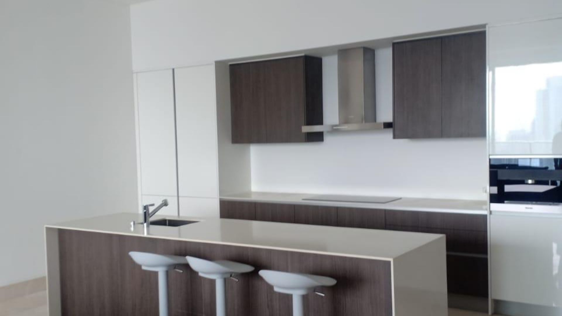 High-Comfort 3BR with Private Elevator – Regent Residence