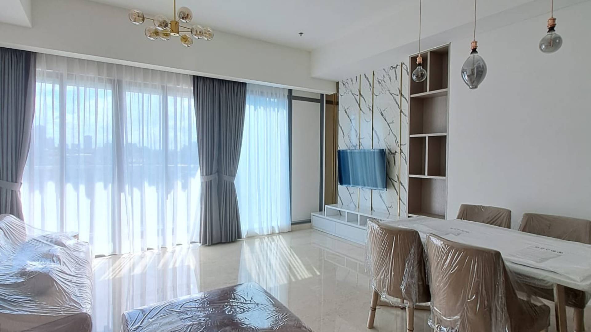 57 PROMENADE-2BR-LIVING & DINING AREA