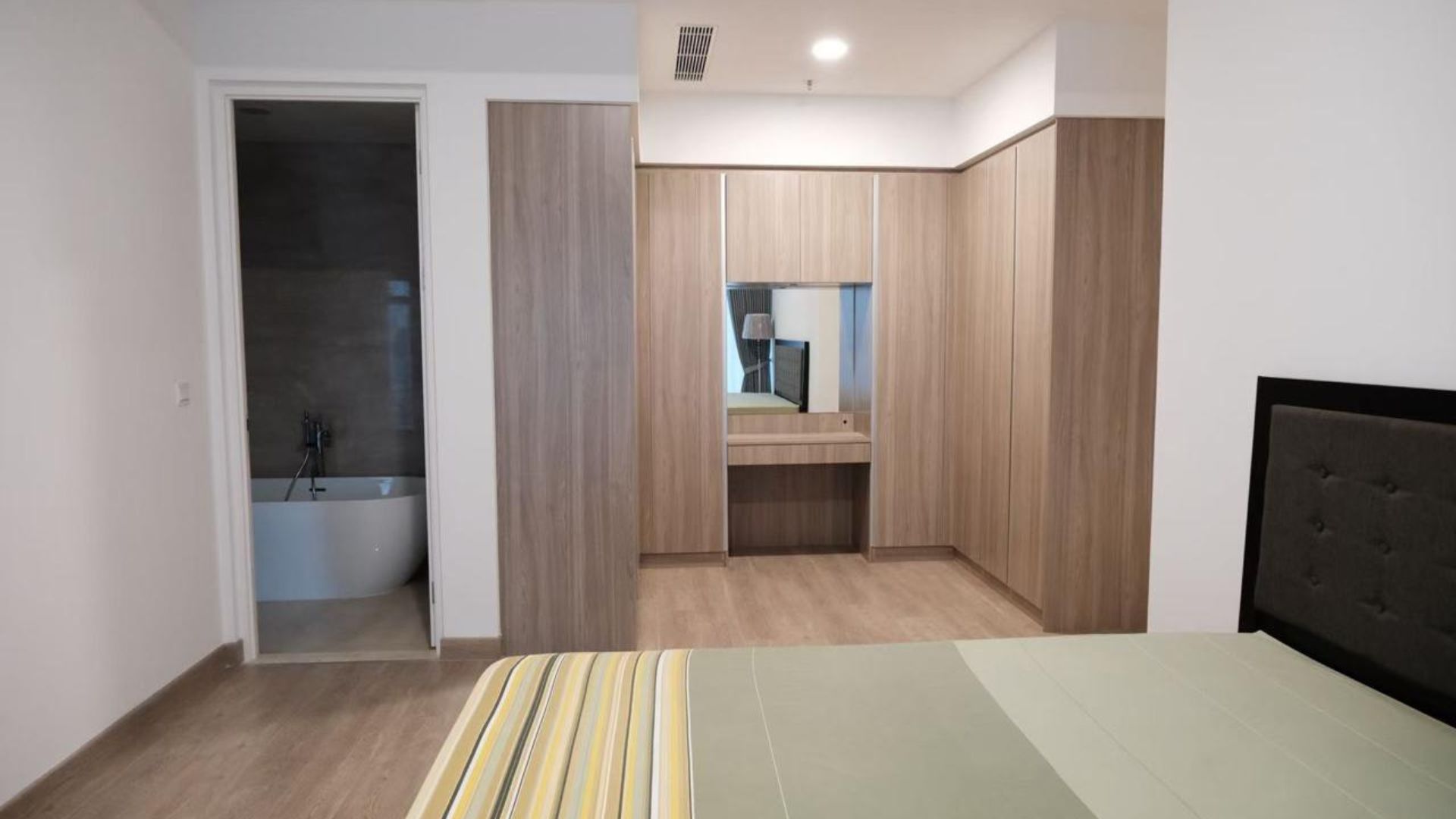 Prestigious 3BR Living at 57 Promenade