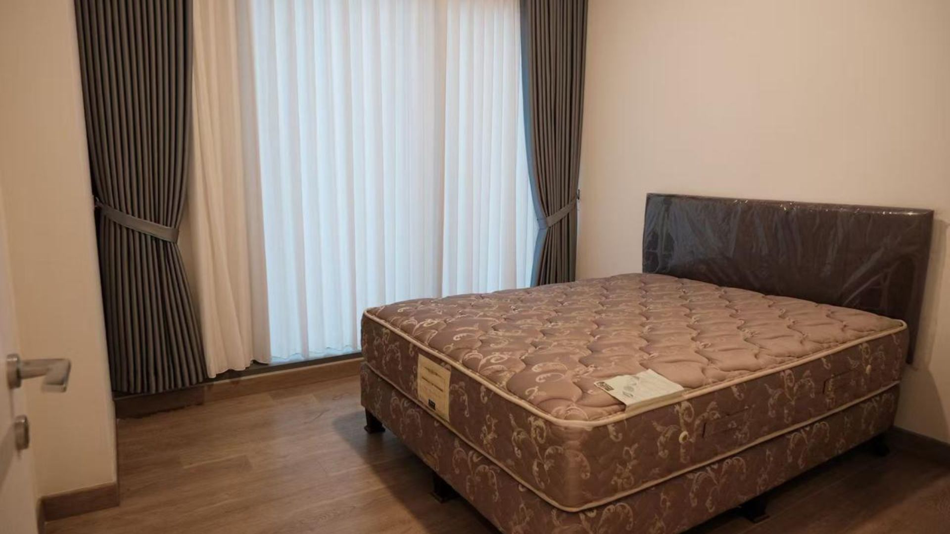Prestigious 3BR Living at 57 Promenade