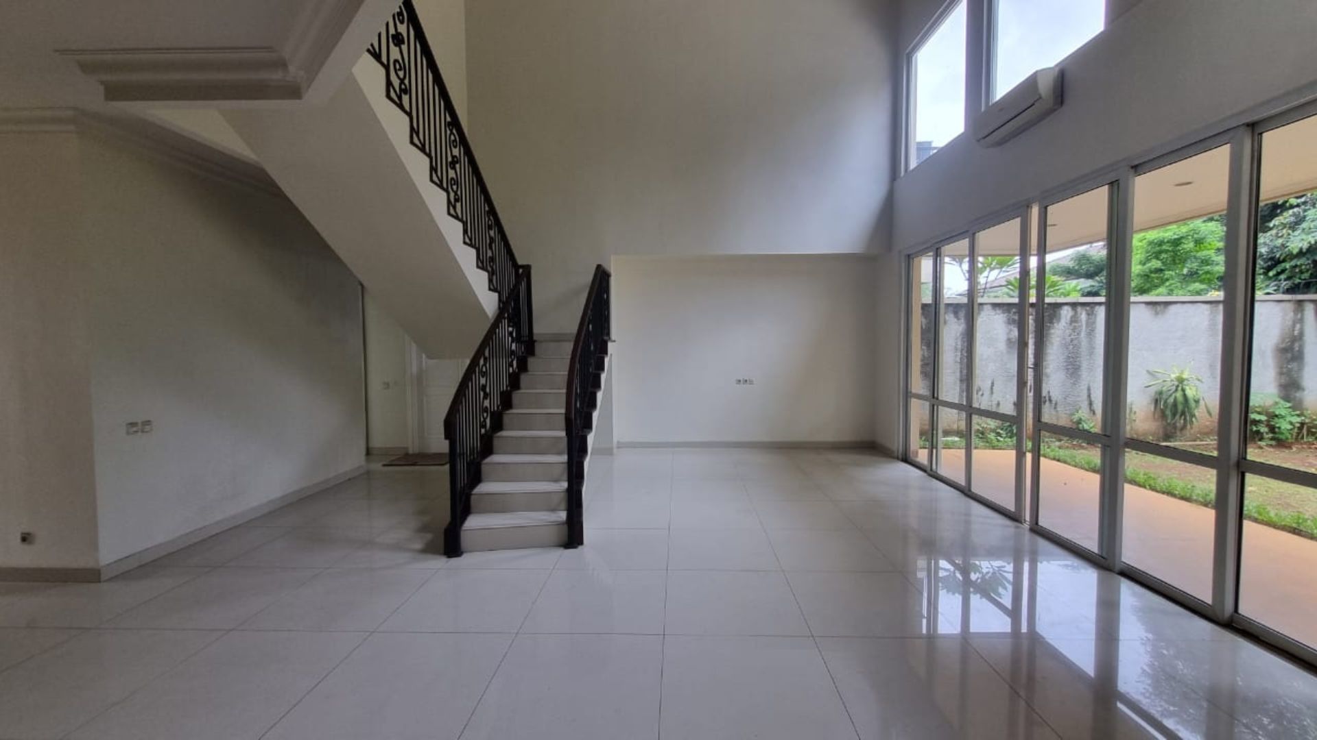 For Rent 4BR House South Jakarta Ampera AMP077