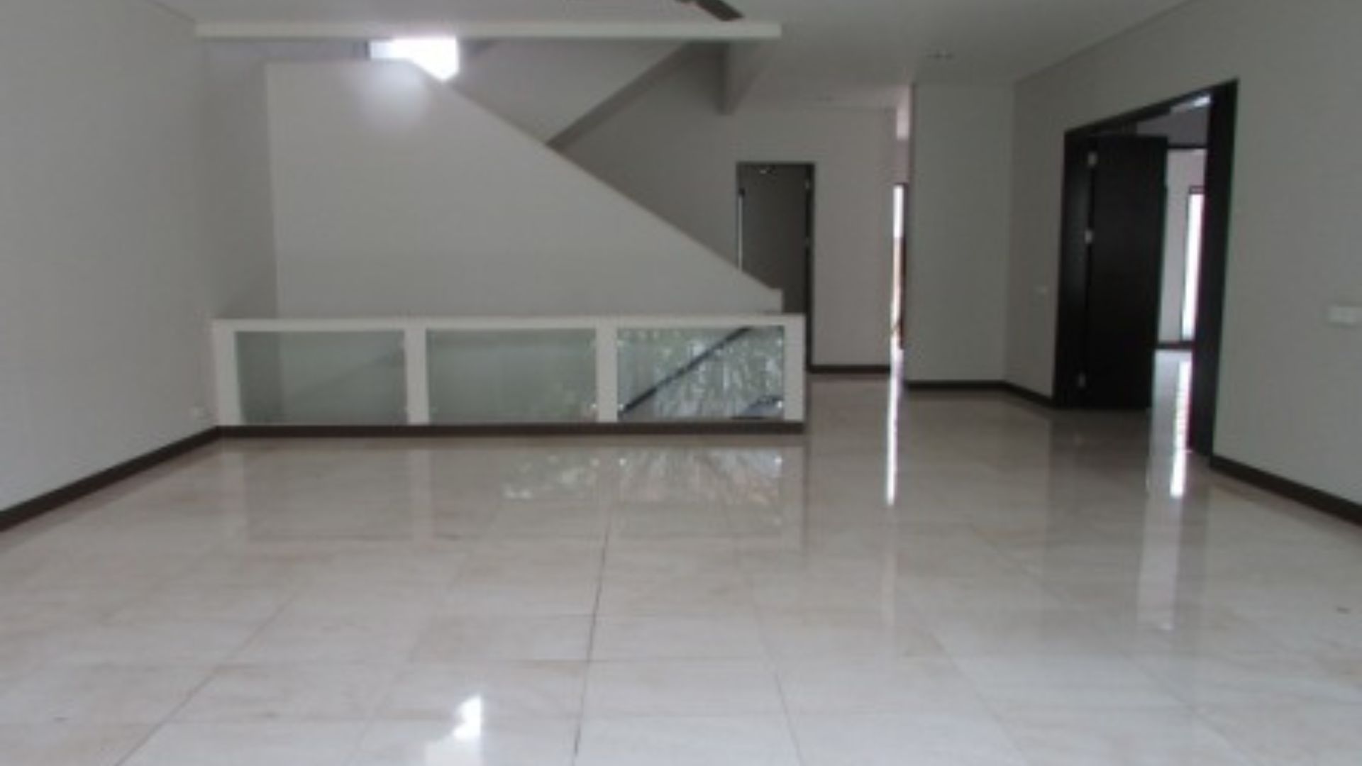 Asem 2 No 63E-5BR-FAMILY AREA AT SECOND FLOOR
